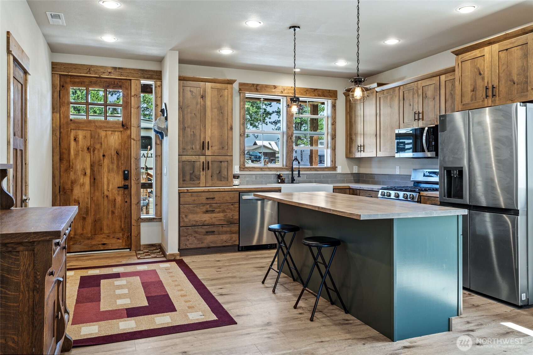main property photo 7