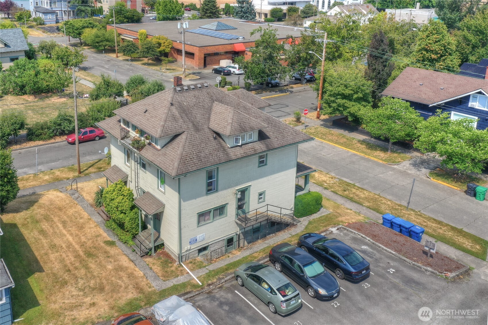 main property photo 5