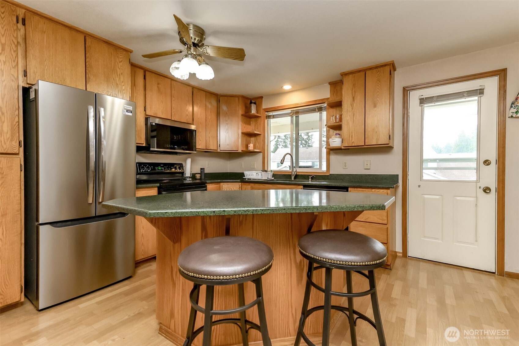 main property photo 16
