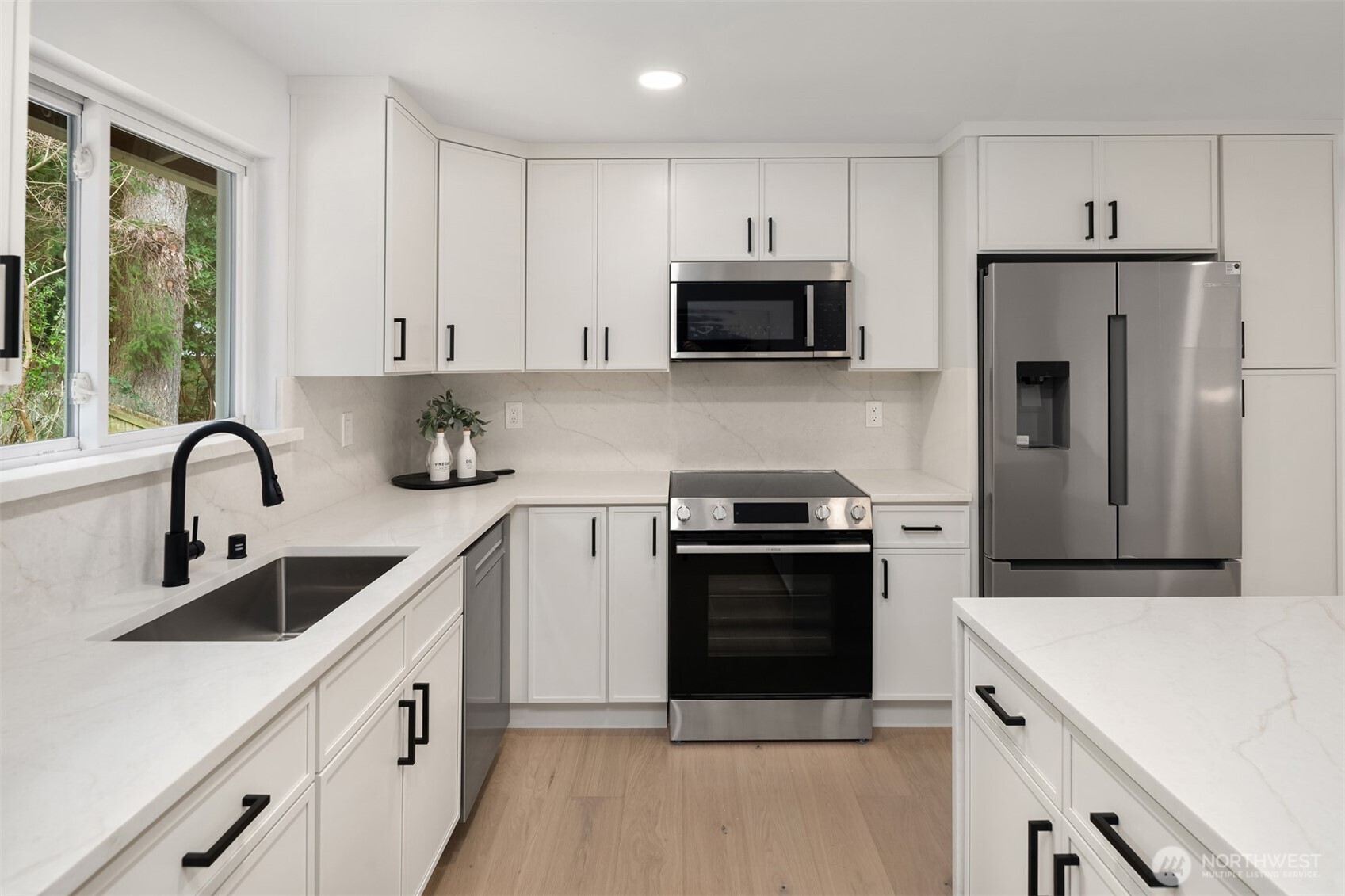 property viewer photo 10