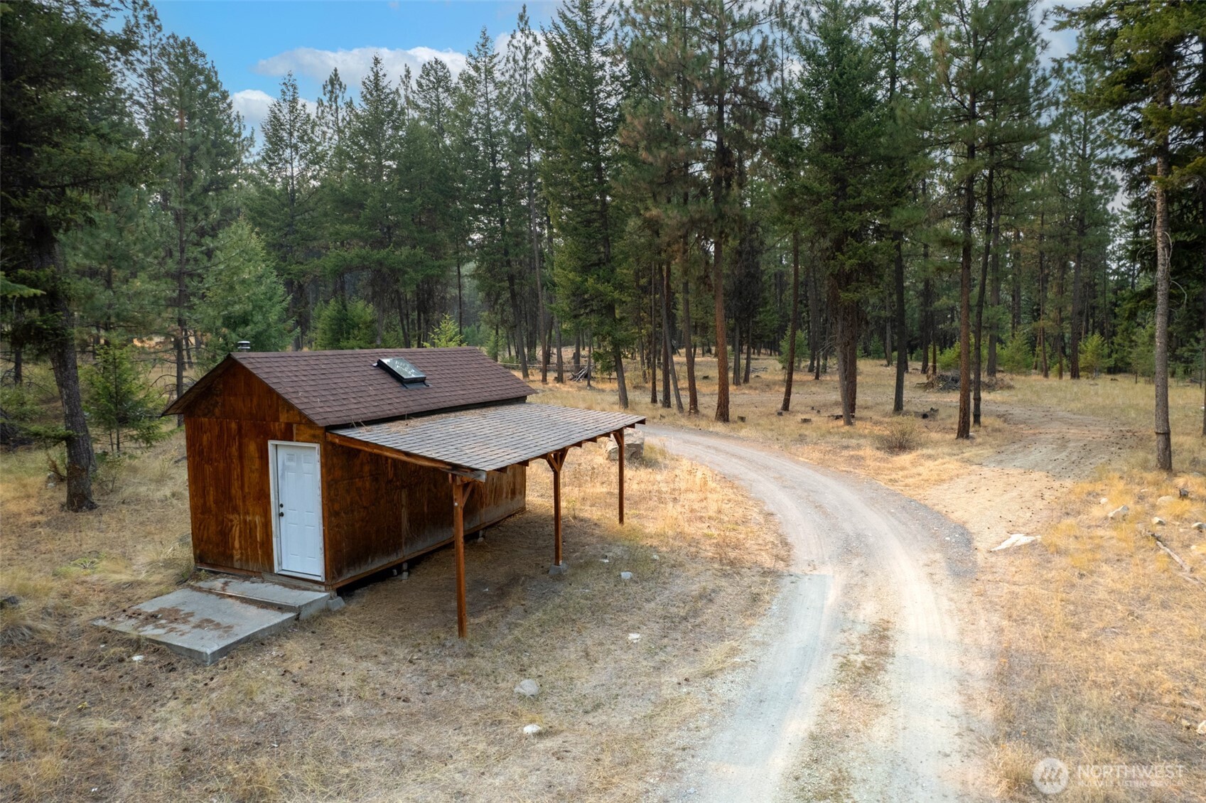main property photo 10