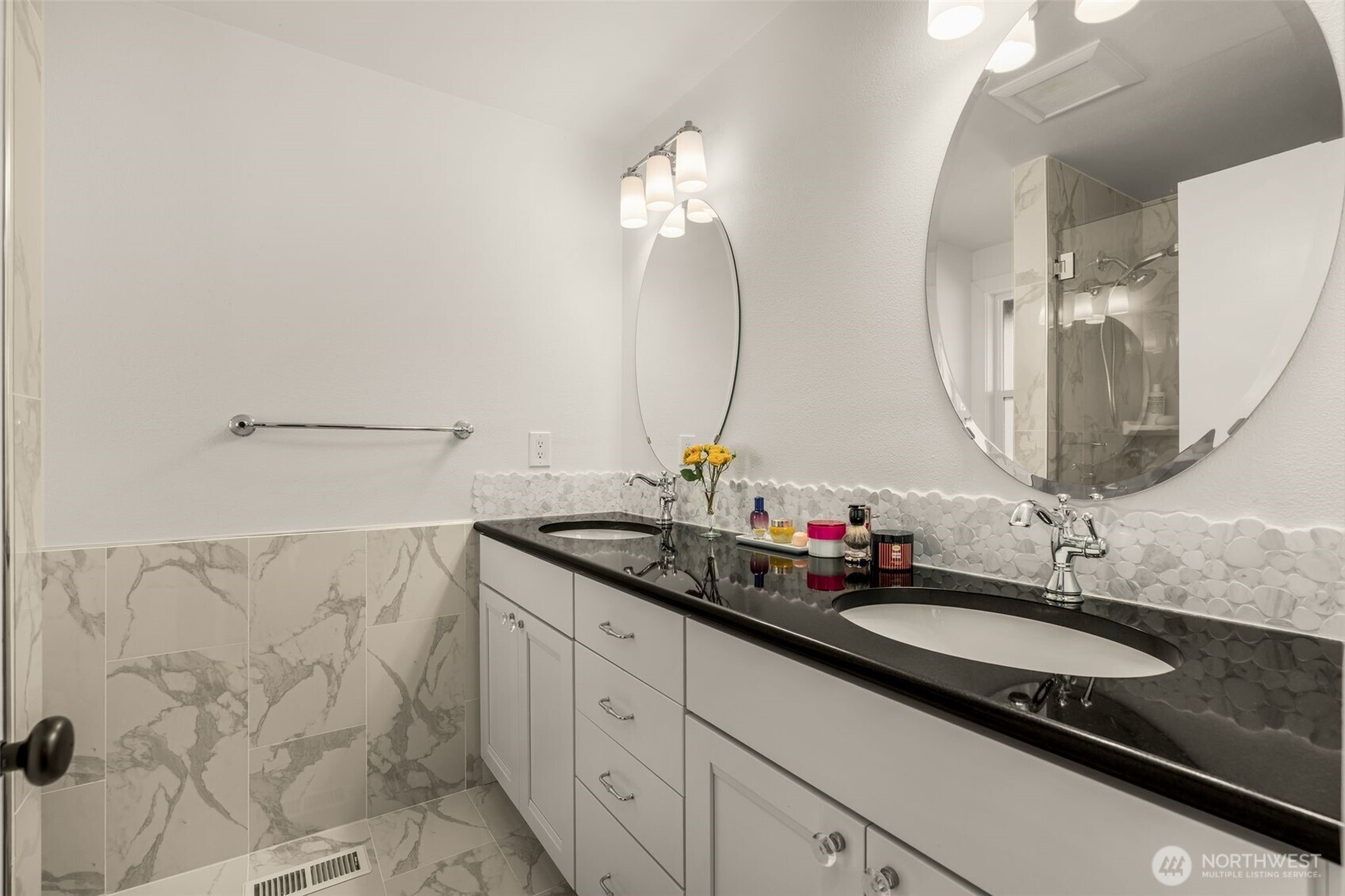 property viewer photo 21