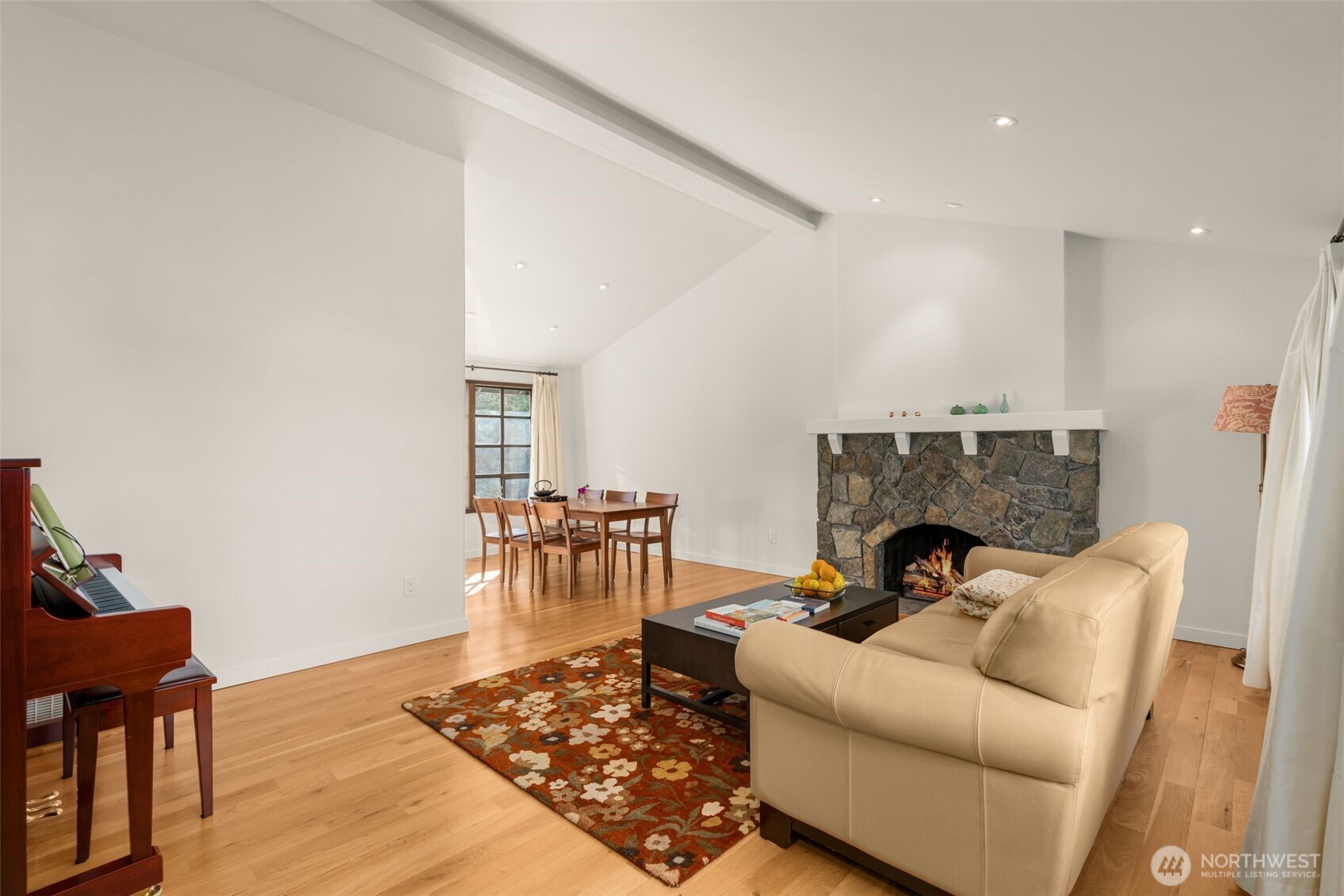 property viewer photo 3