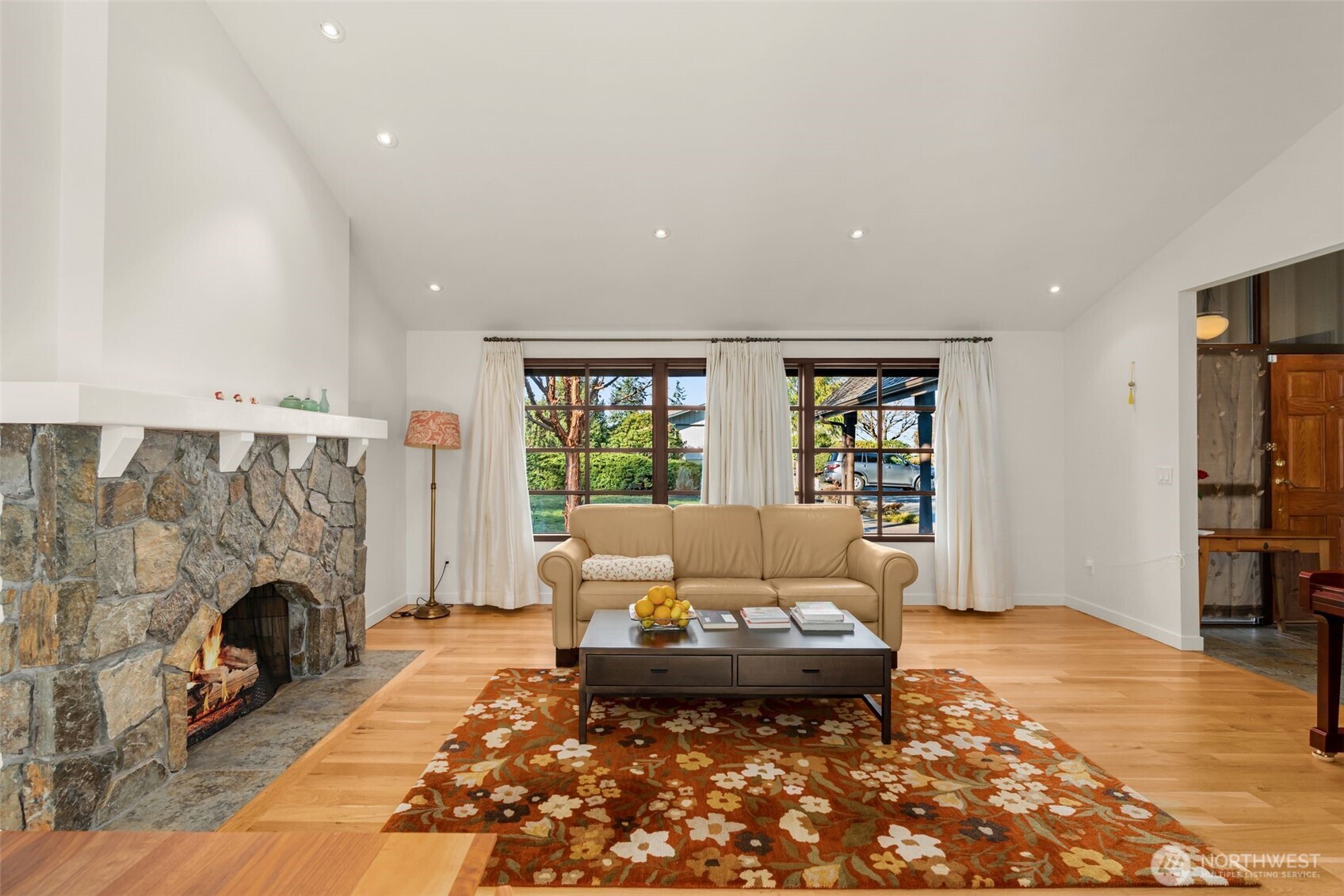 property viewer photo 4