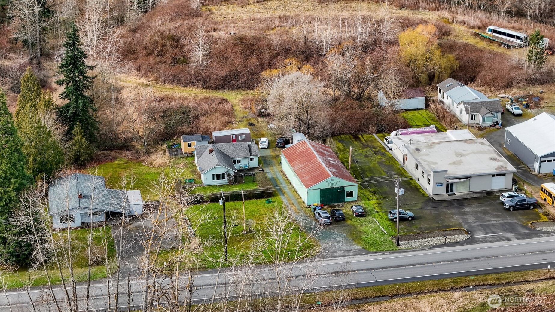 main property photo 33