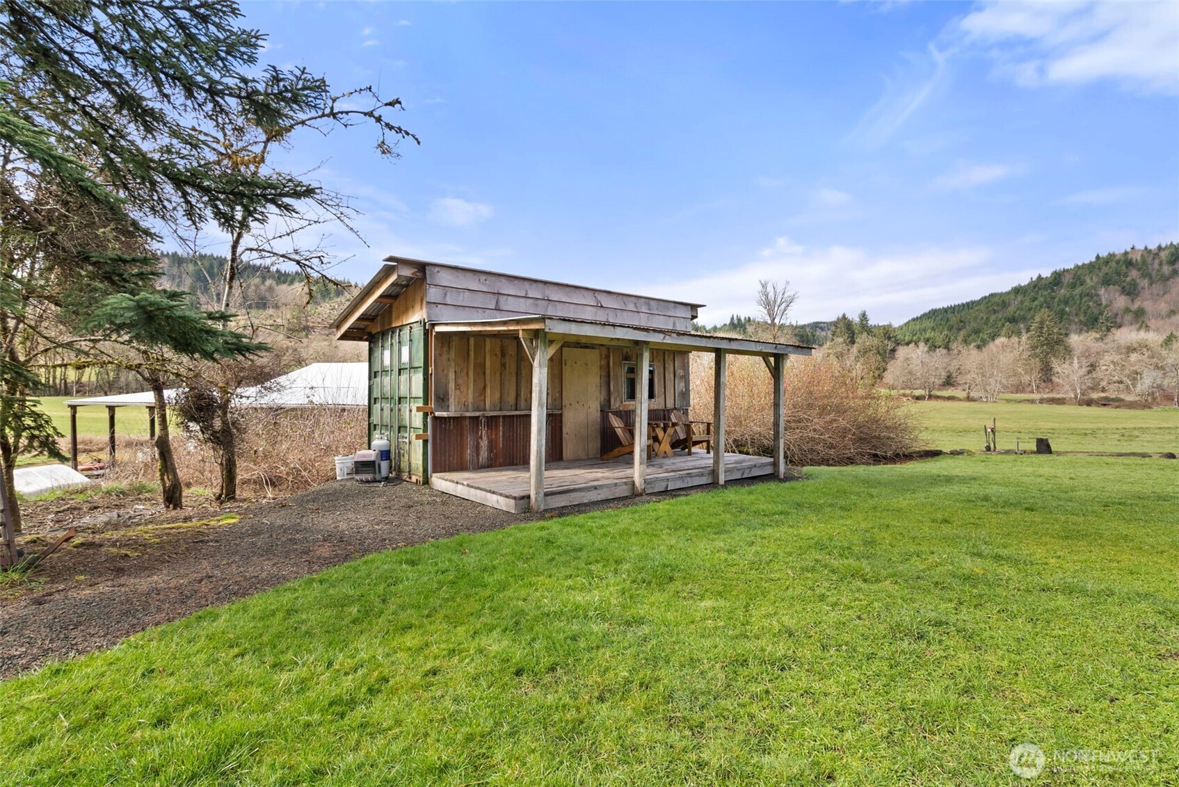 main property photo 27