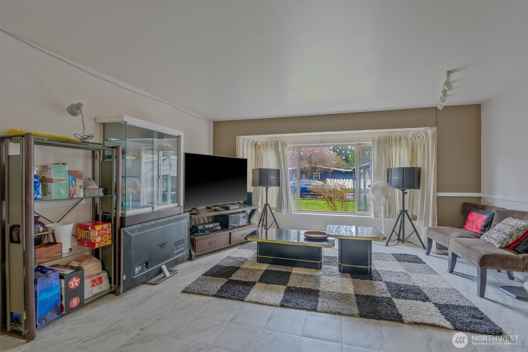 property viewer photo 9