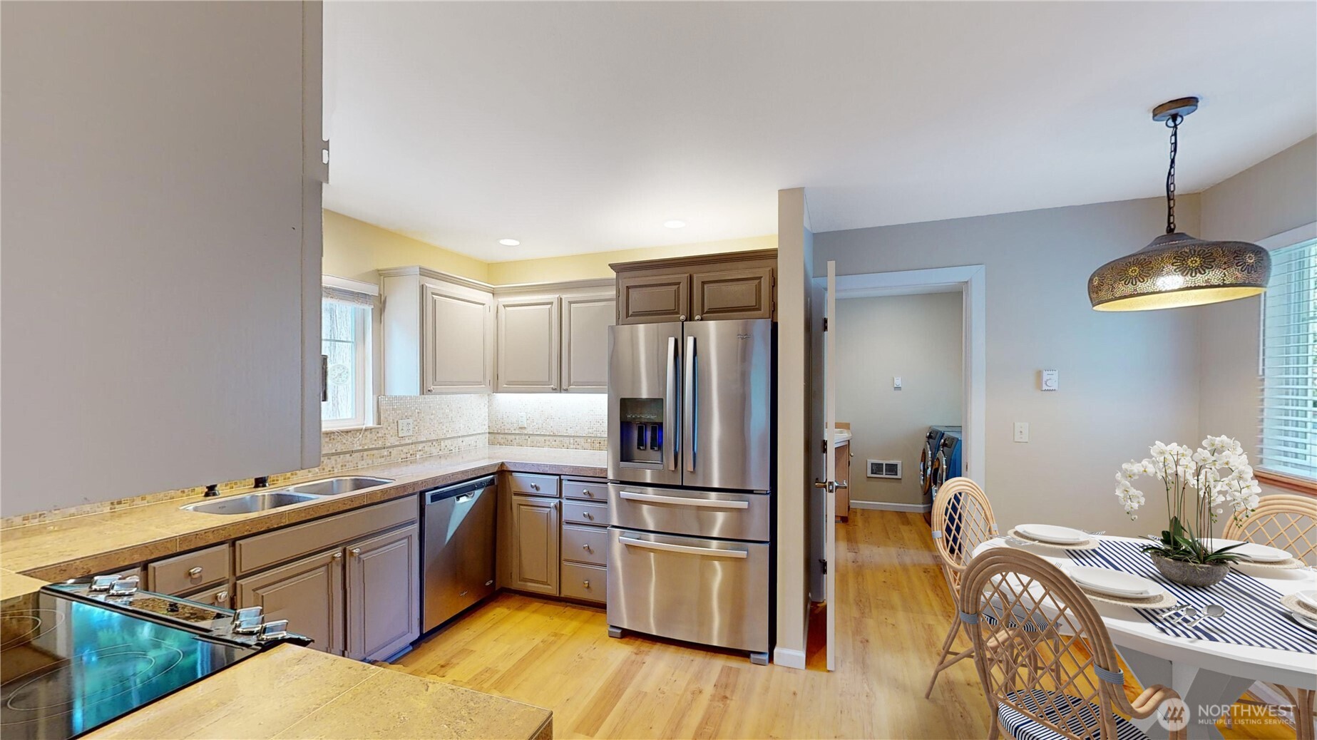 property viewer photo 3