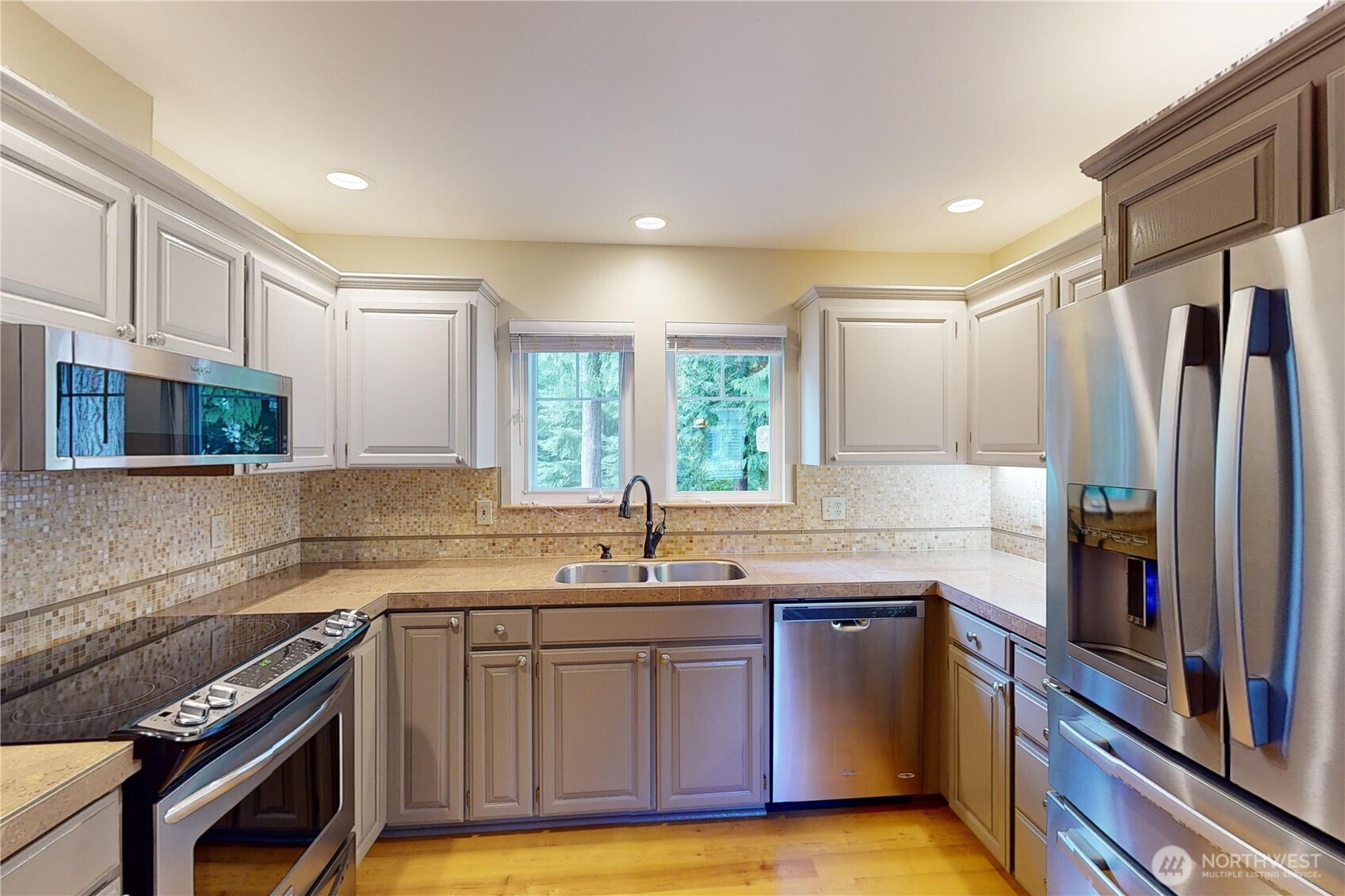 property viewer photo 4