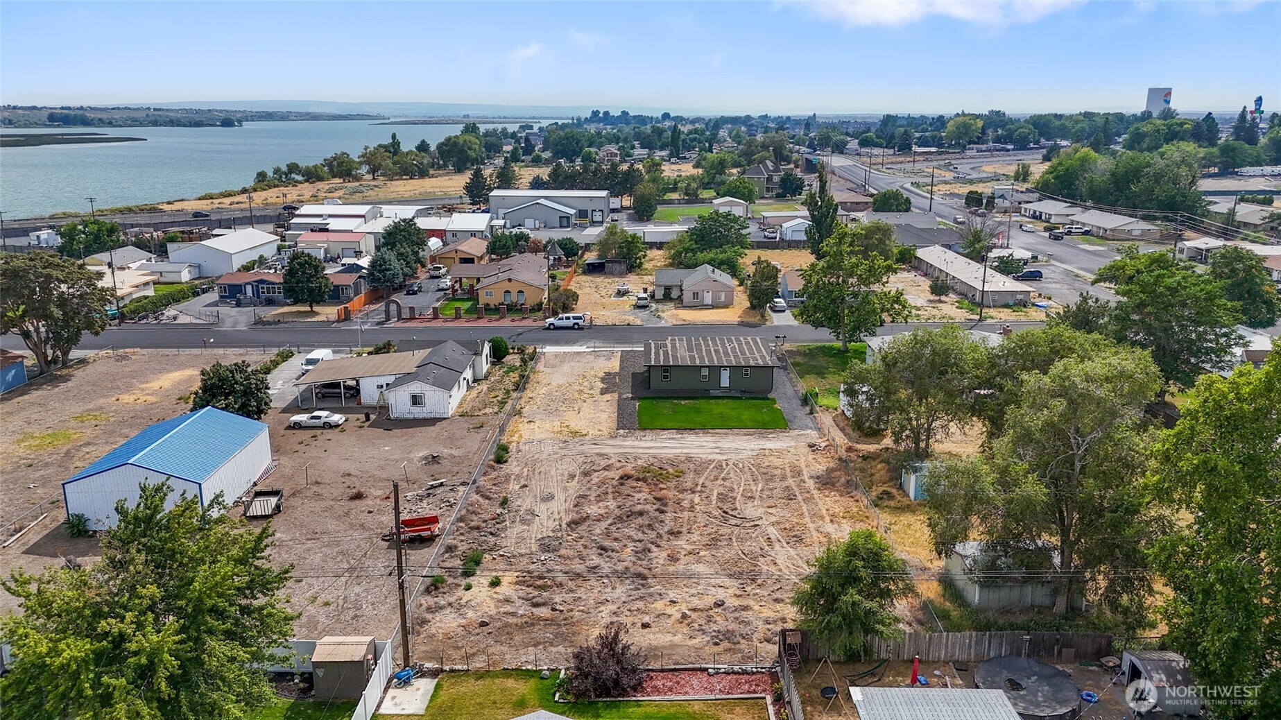 main property photo 4