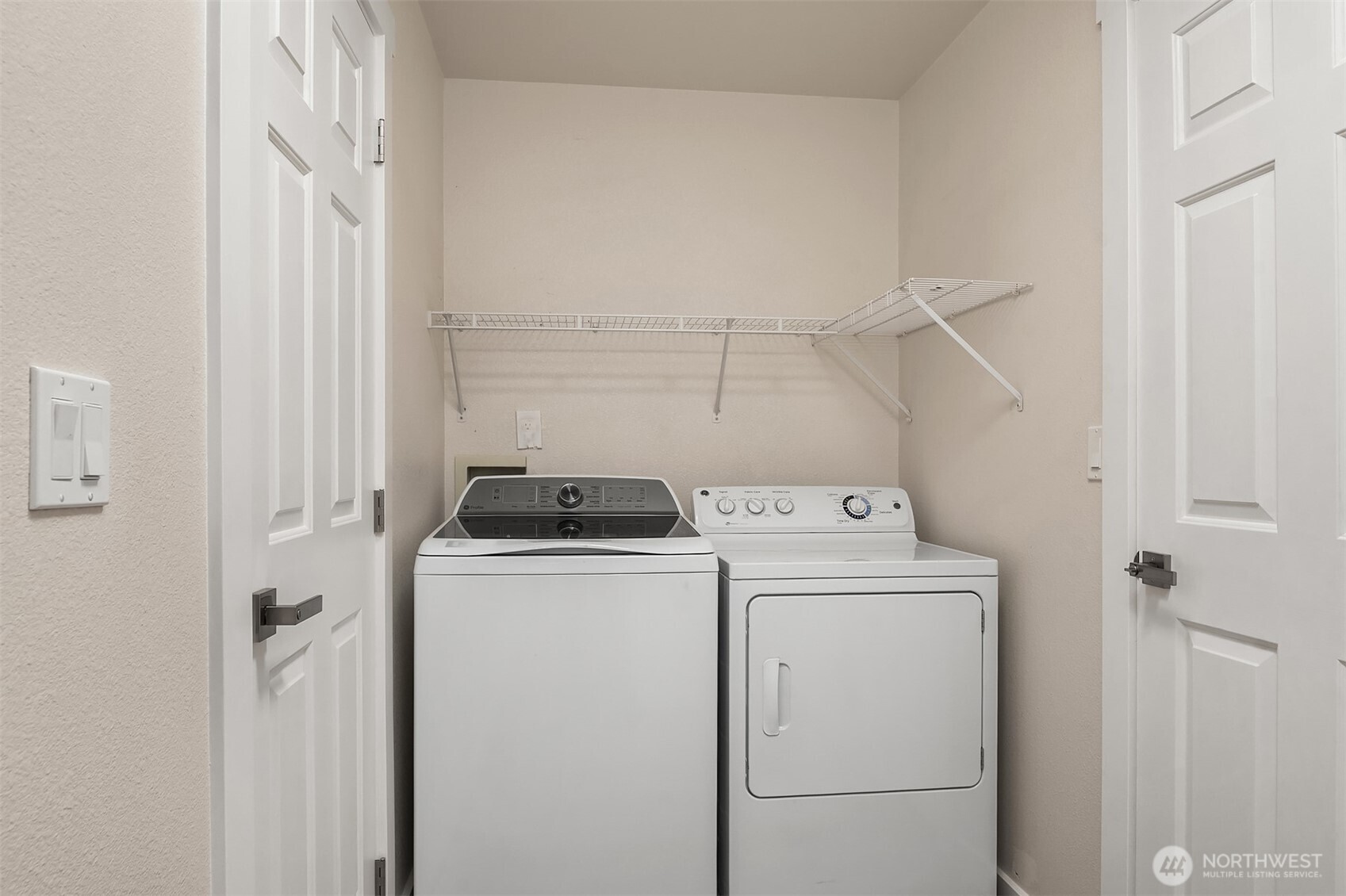 property viewer photo 16