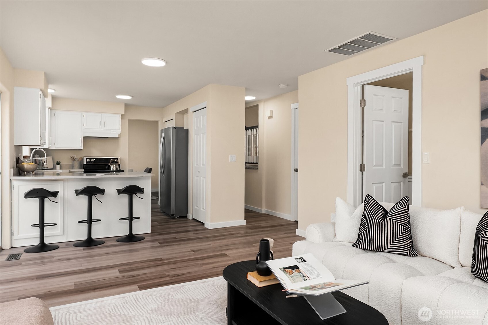 property viewer photo 6