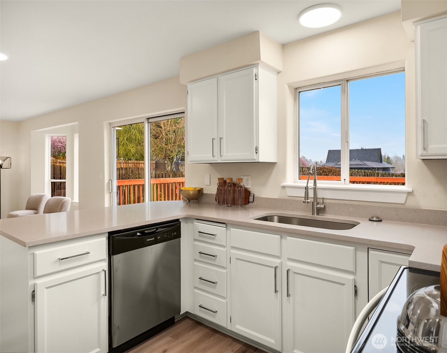 property viewer photo 9