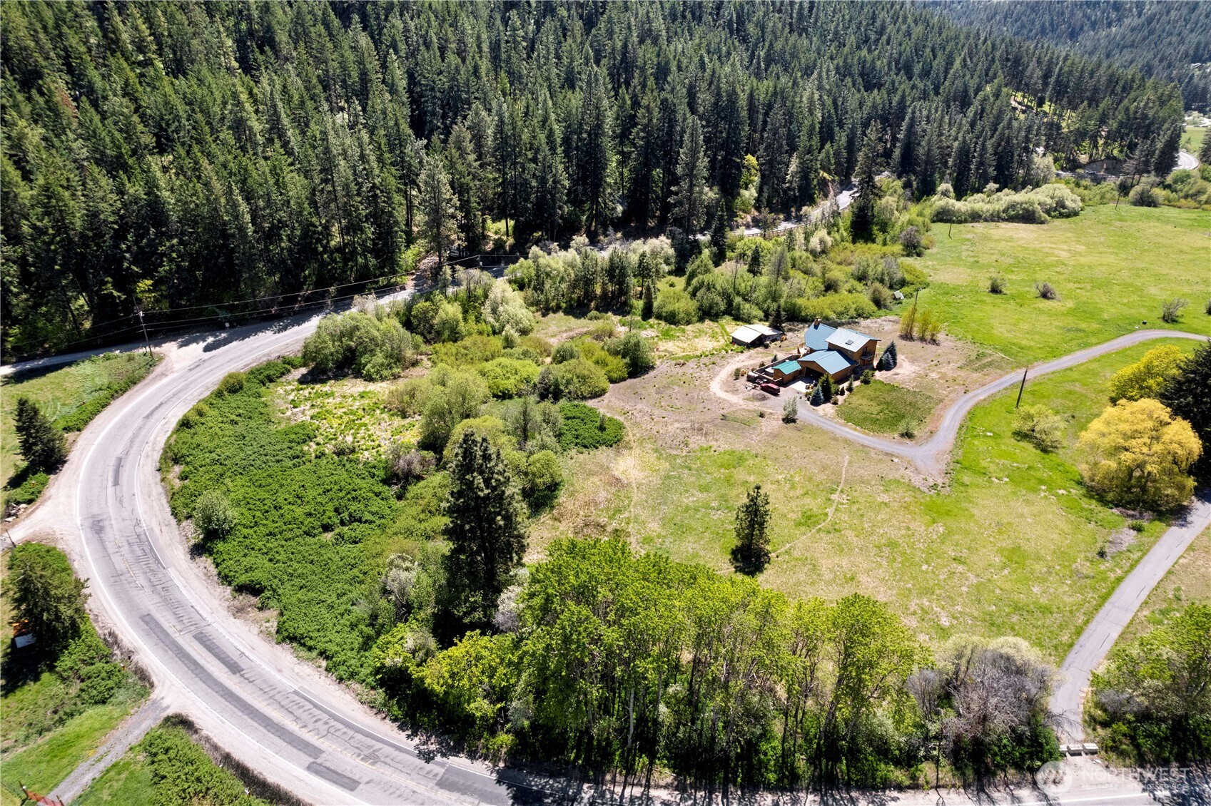 main property photo 9
