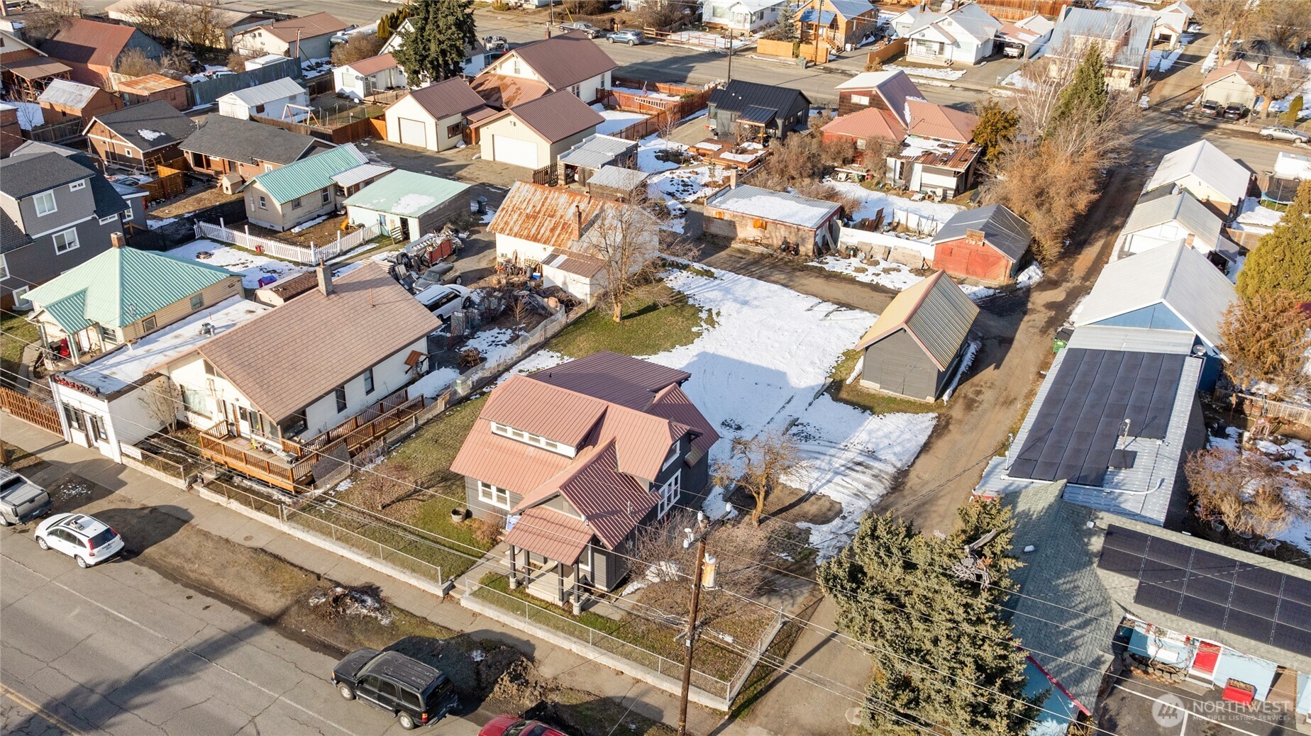 main property photo 32
