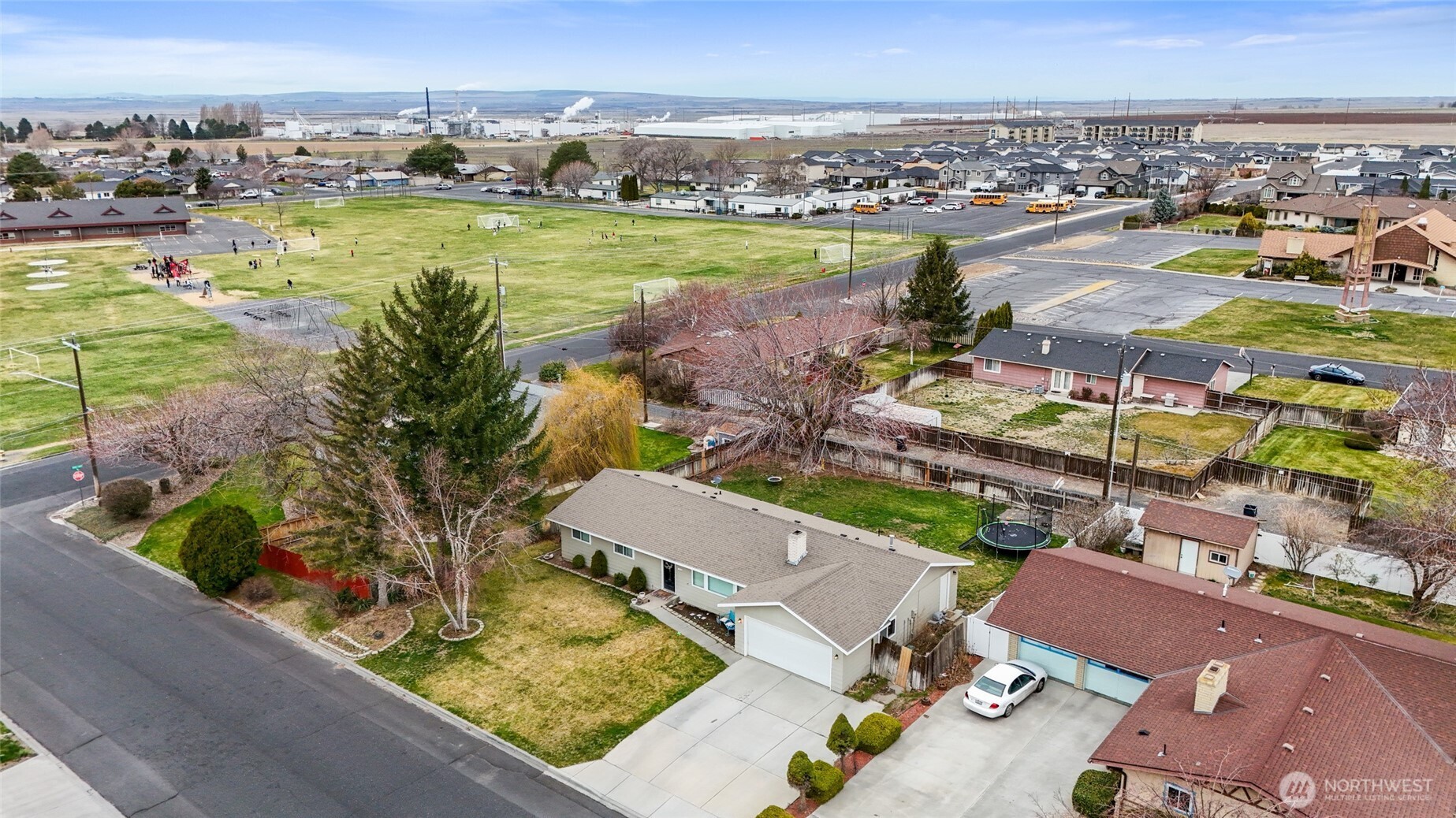 main property photo 19