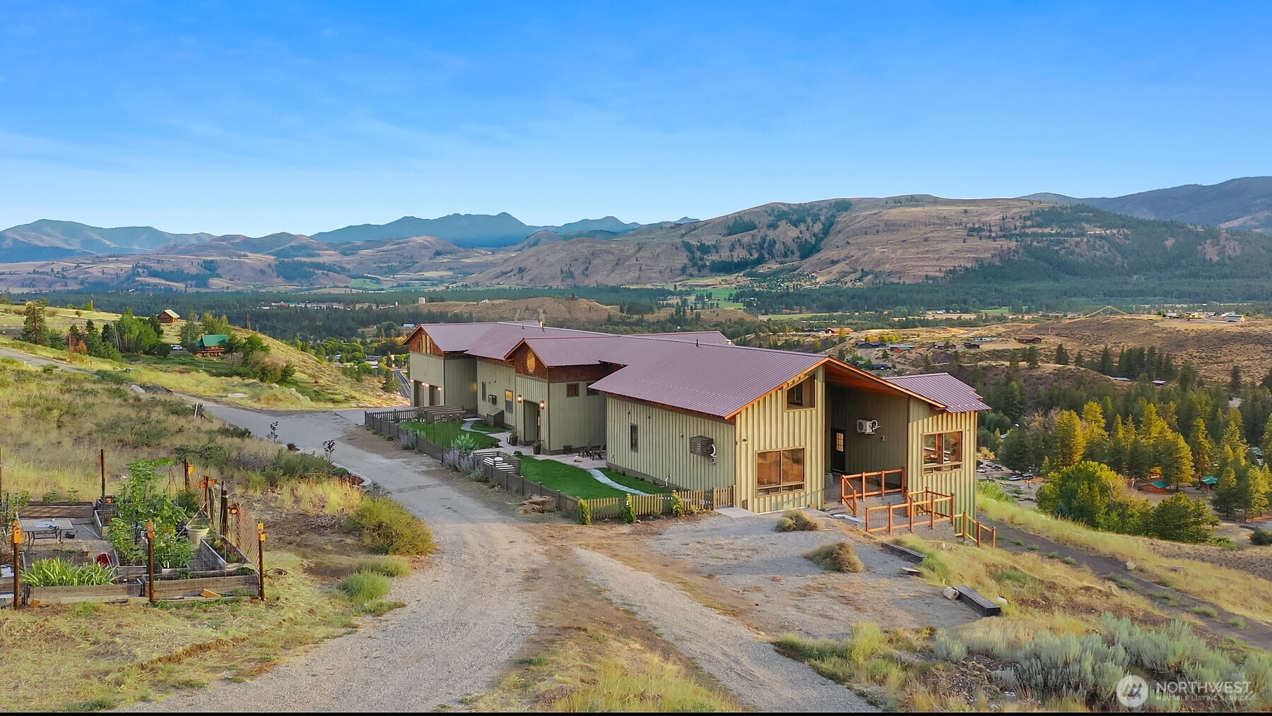main property photo 33
