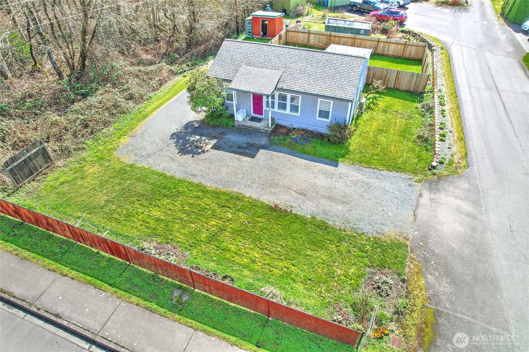 main property photo 14