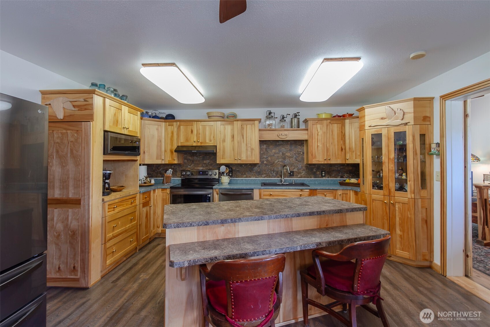 main property photo 19