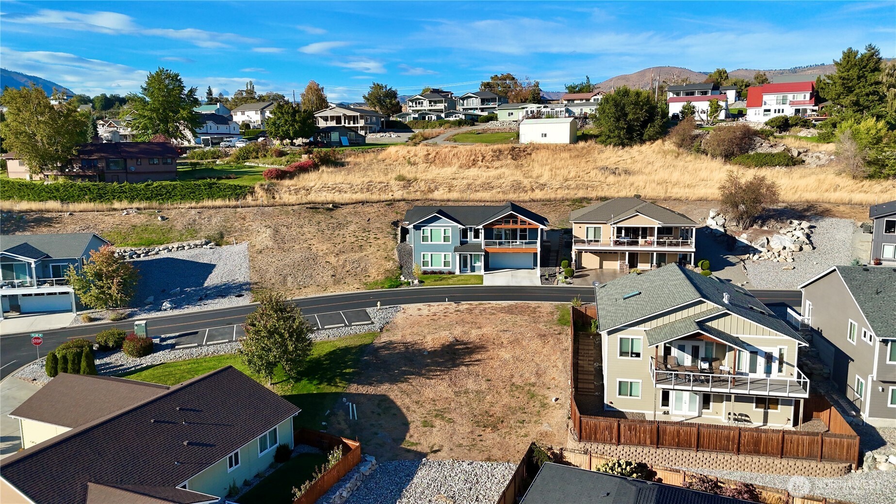 main property photo 12