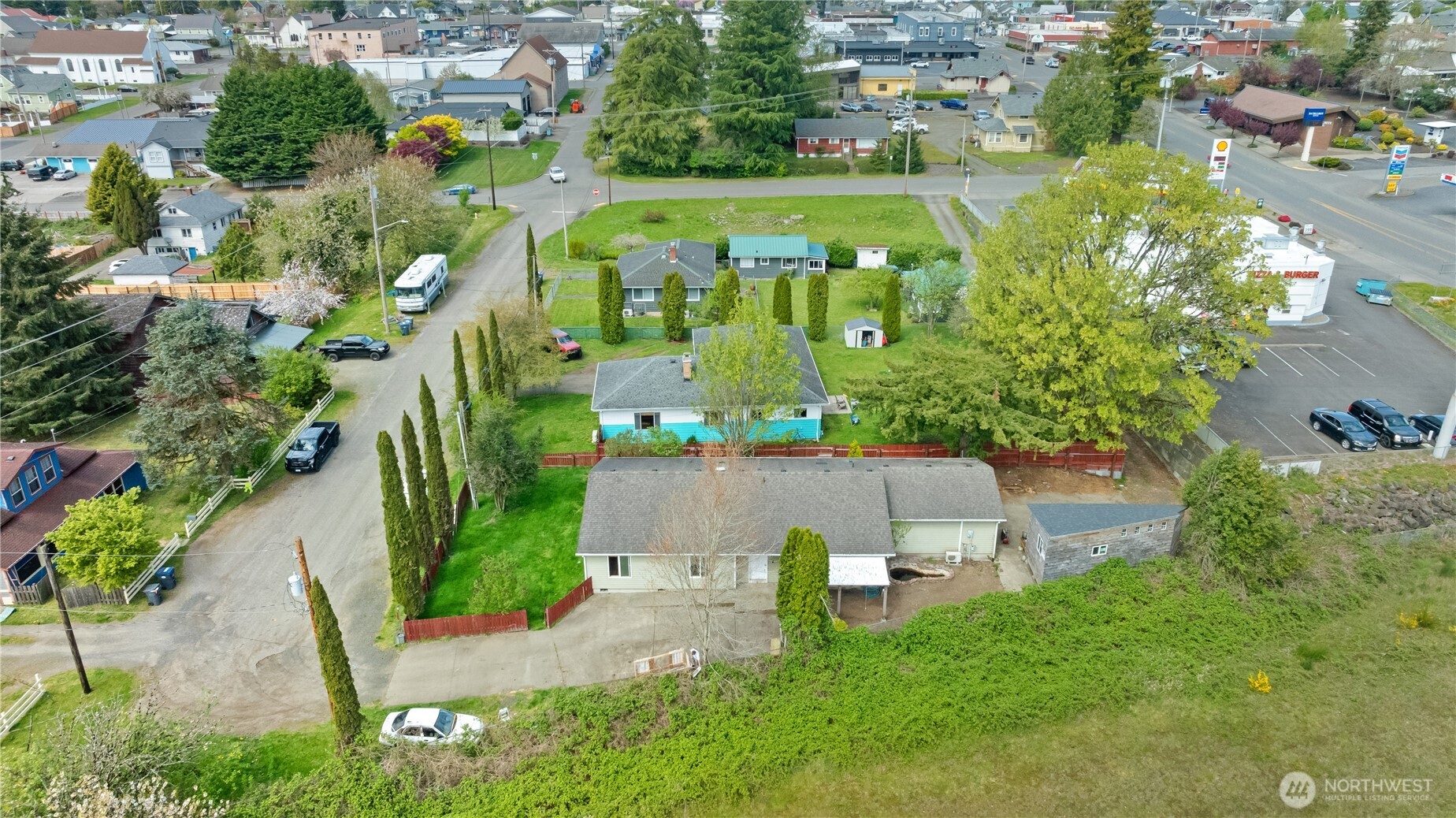 main property photo 28