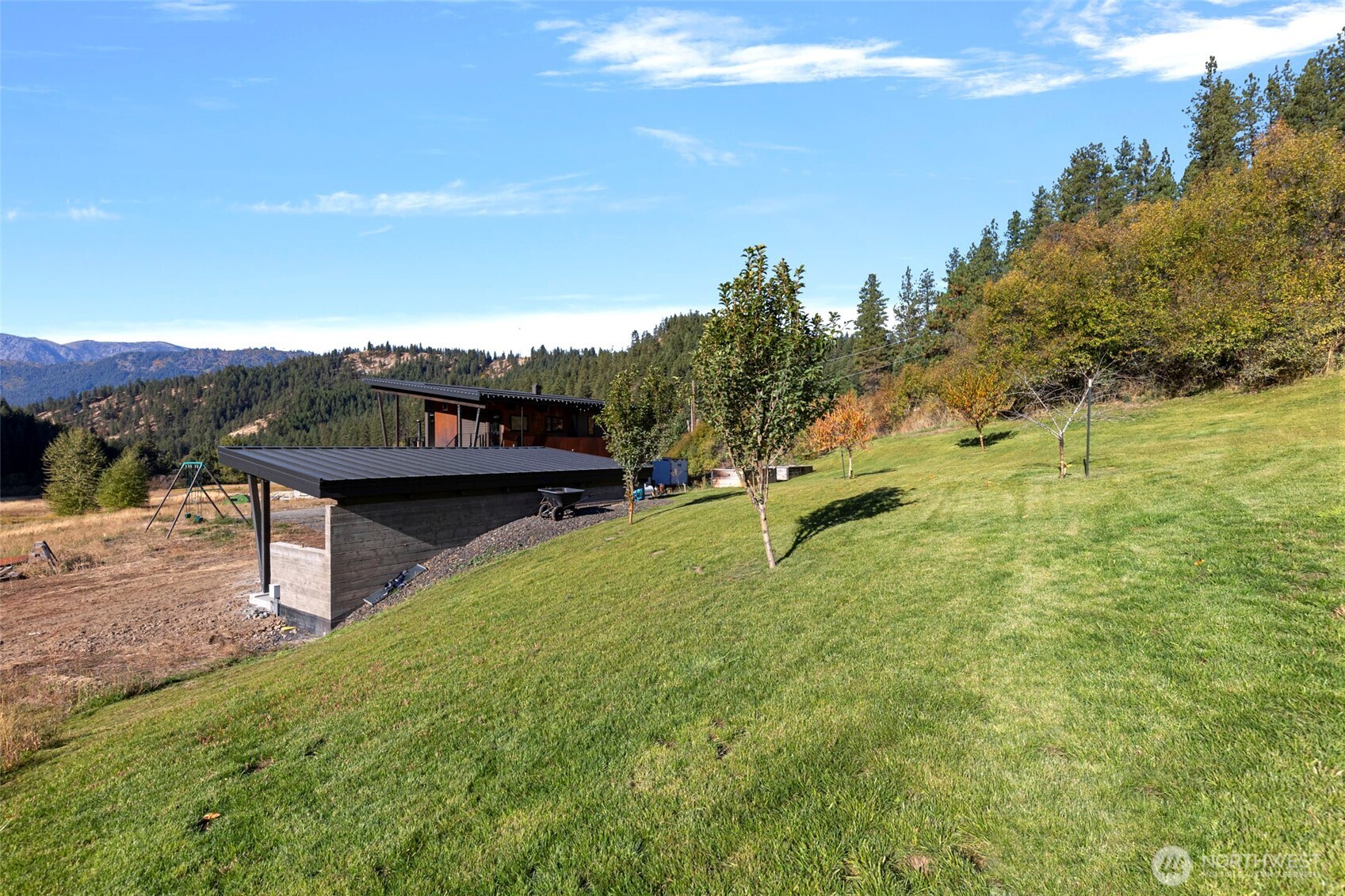 main property photo 32