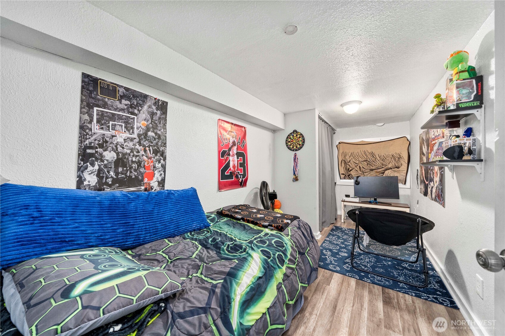 main property photo 34