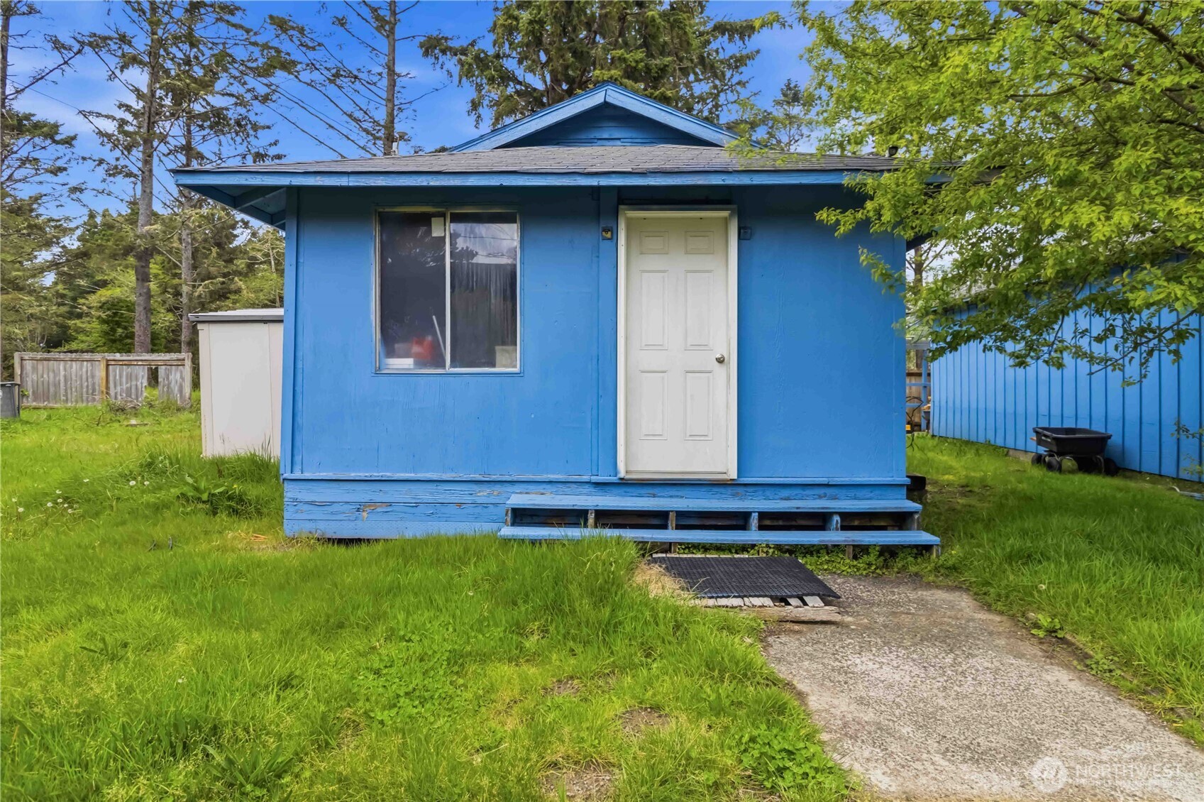 main property photo 18