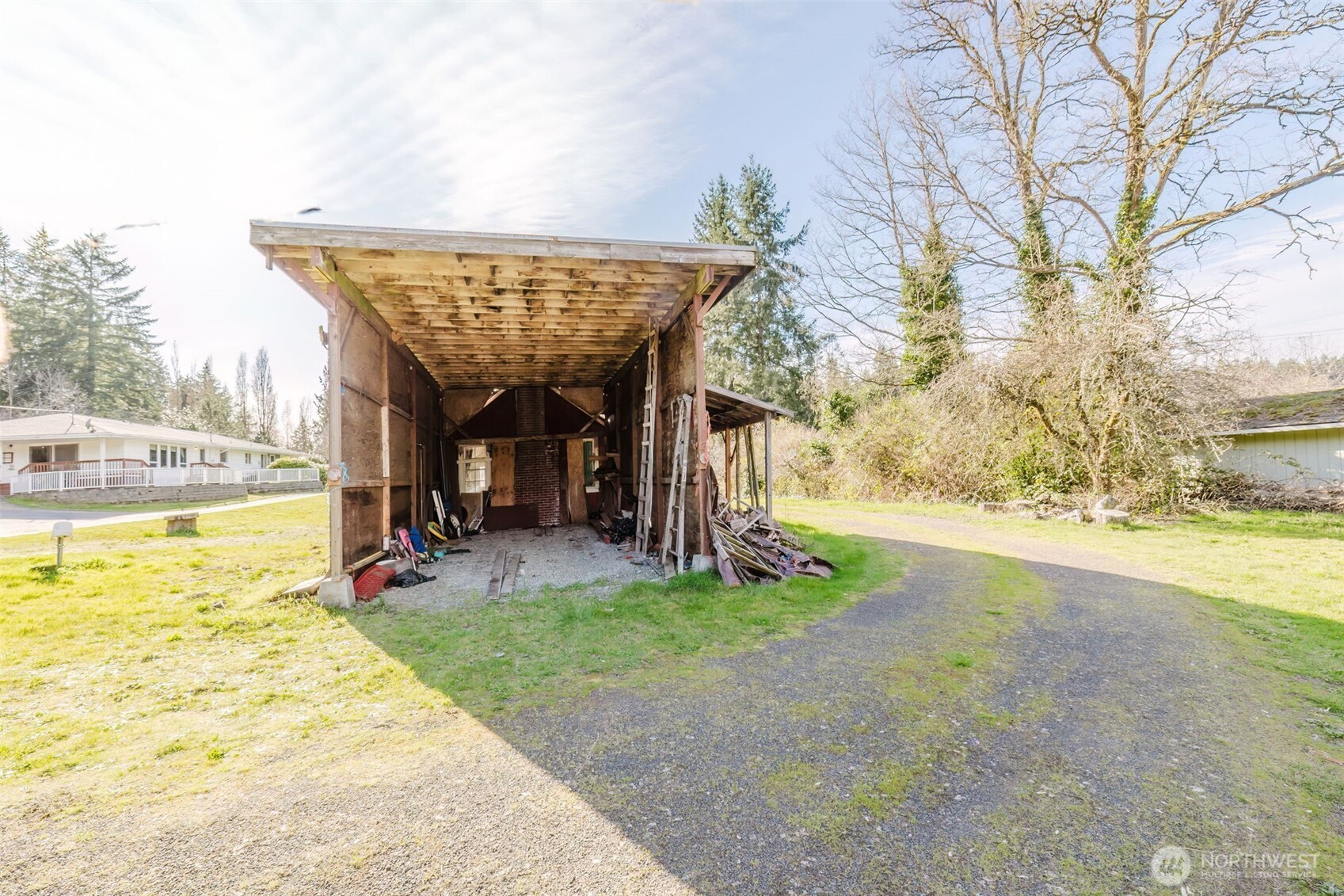 main property photo 33