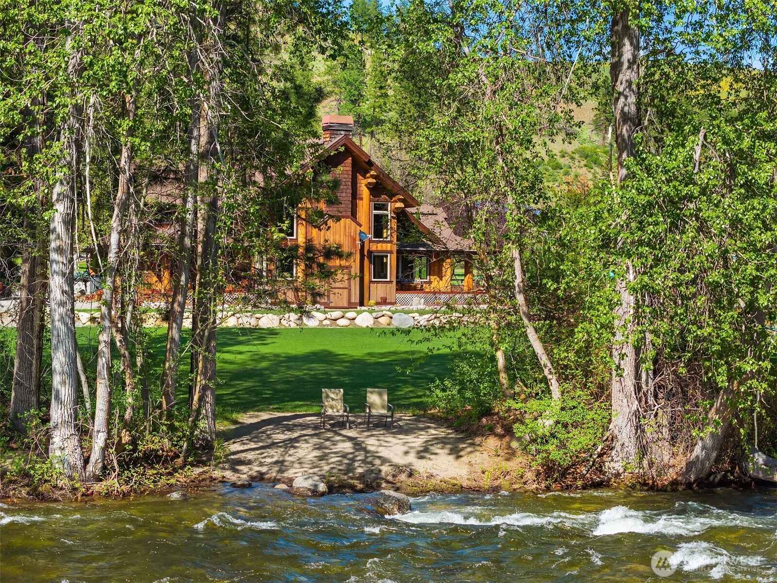 main property photo 3