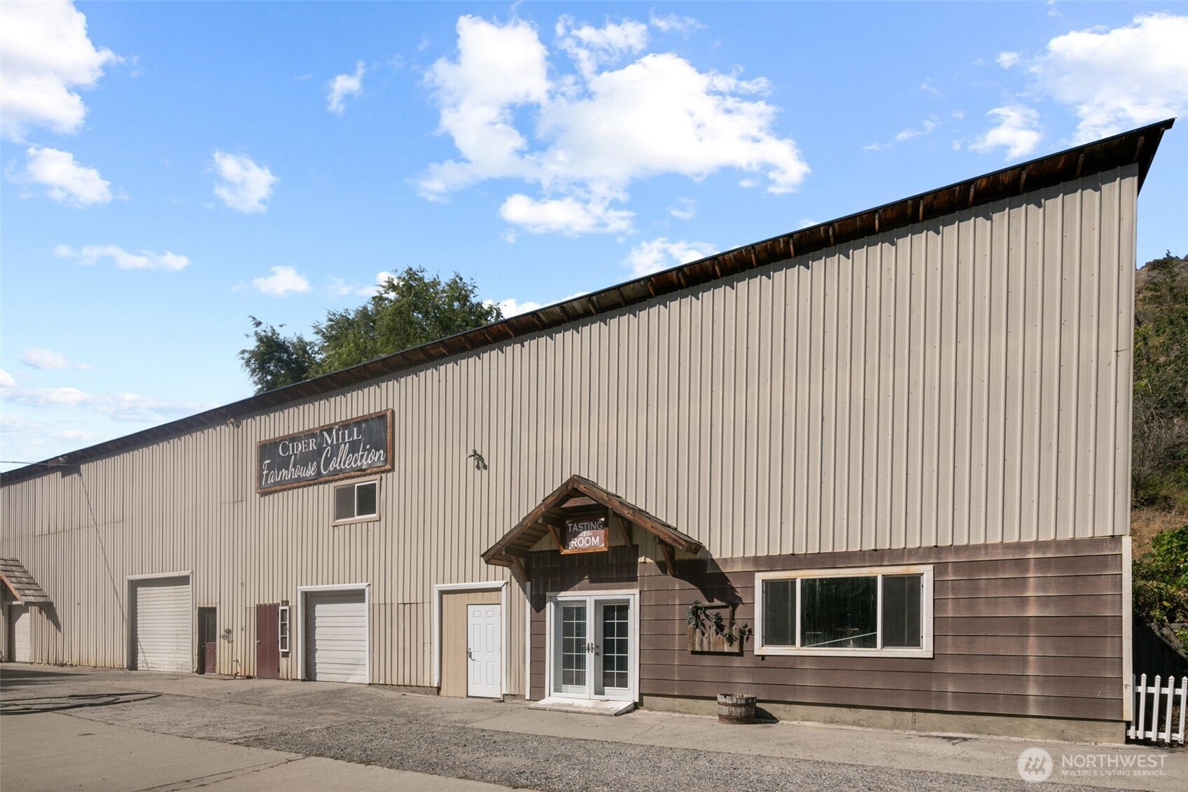 main property photo 19
