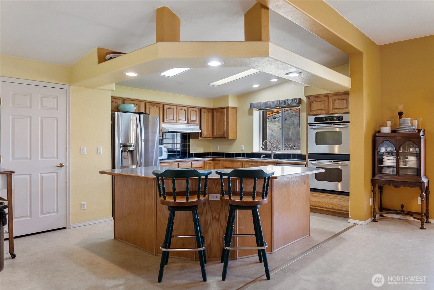 main property photo 23