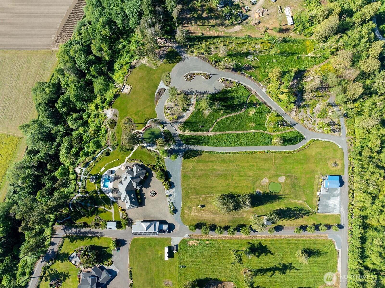 main property photo 7