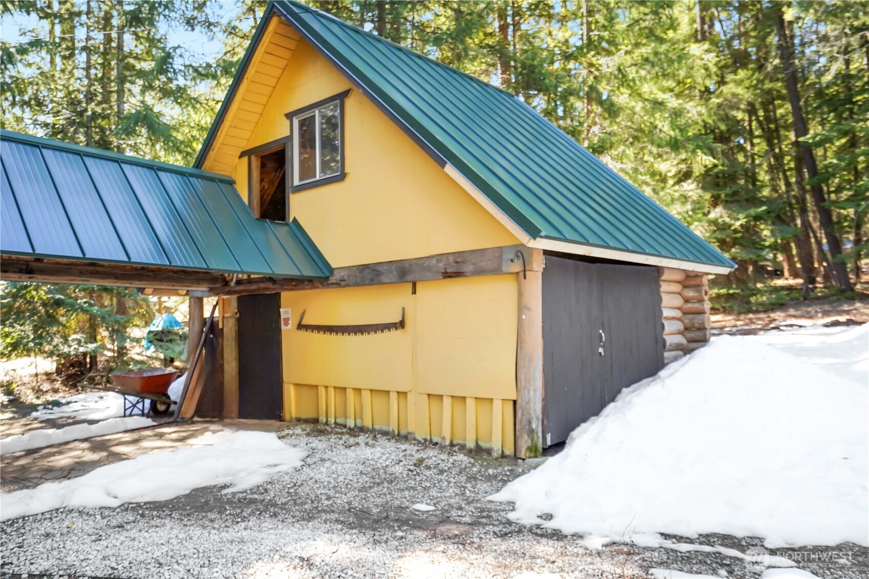 main property photo 33