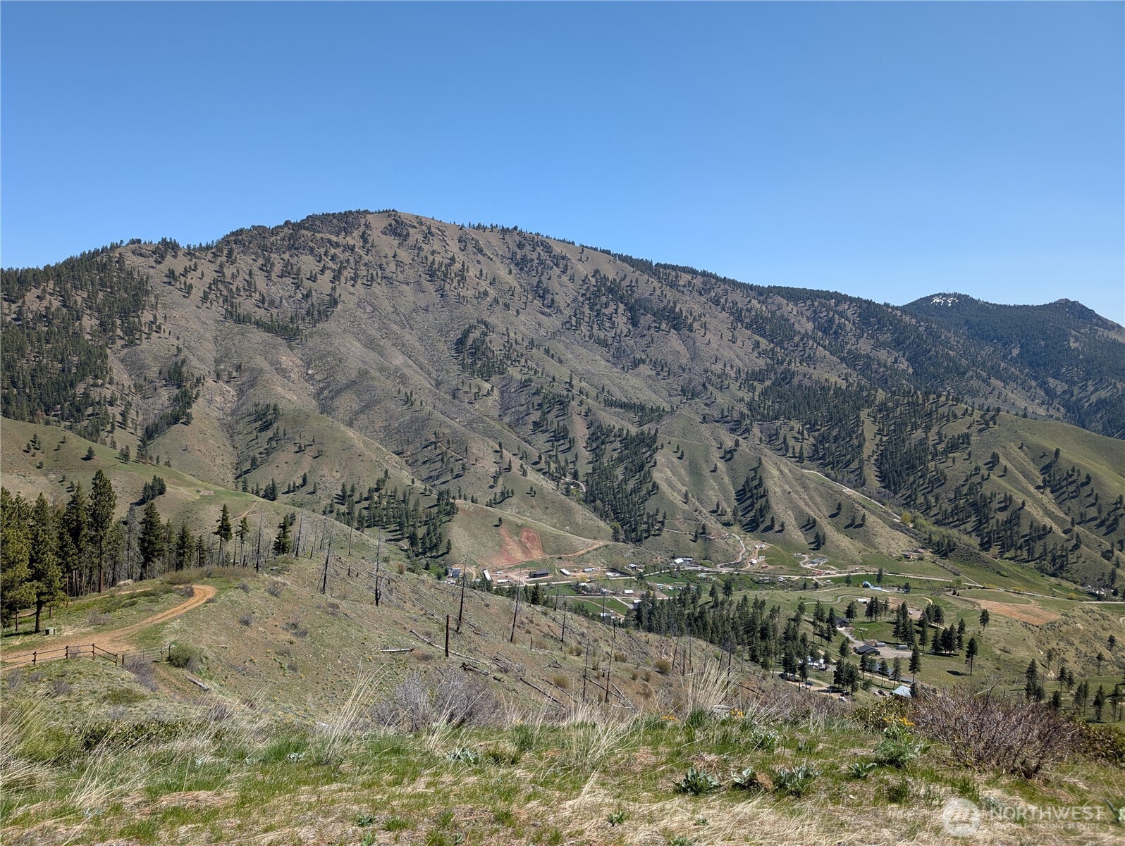 main property photo 31