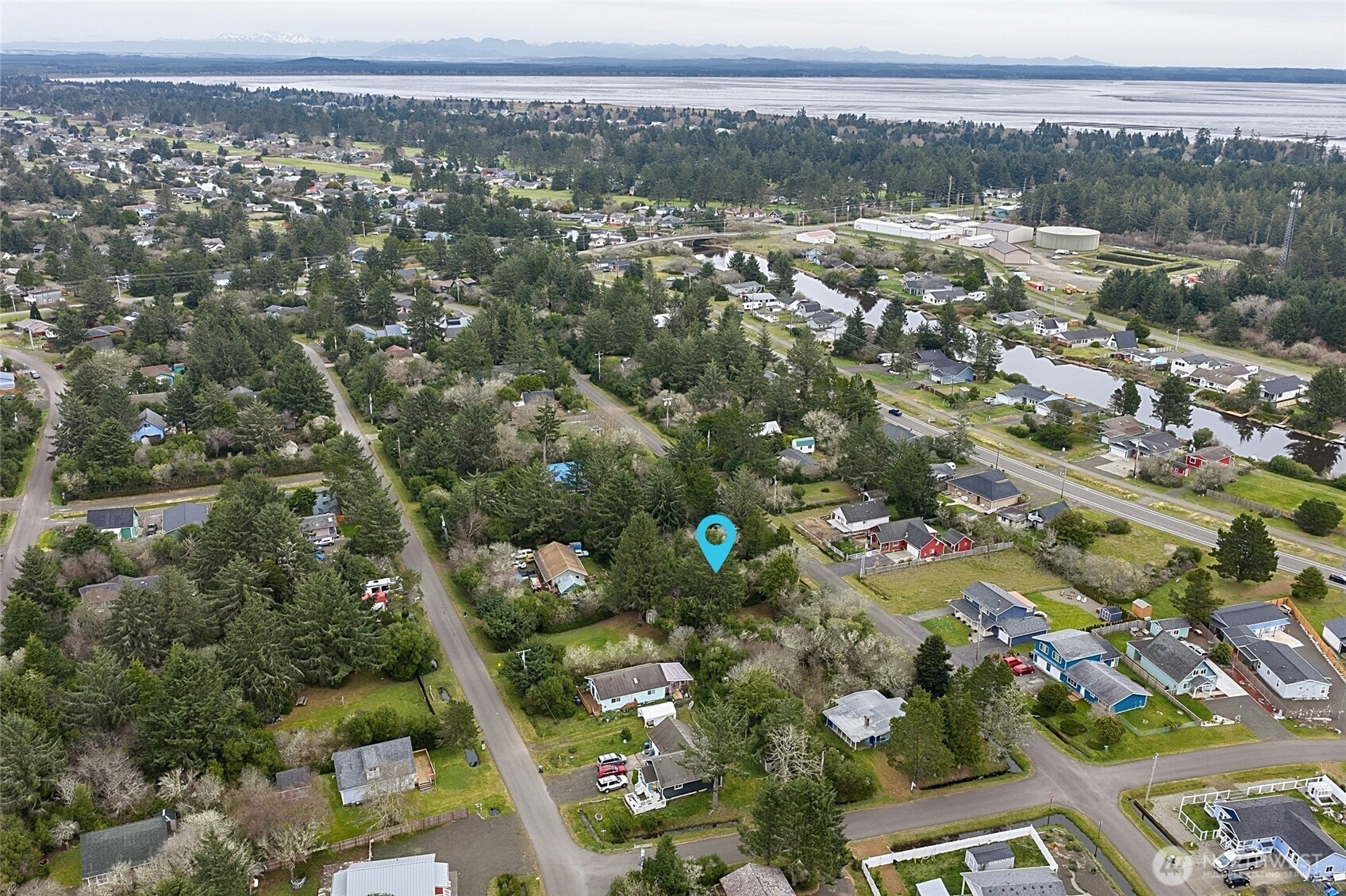 main property photo 13