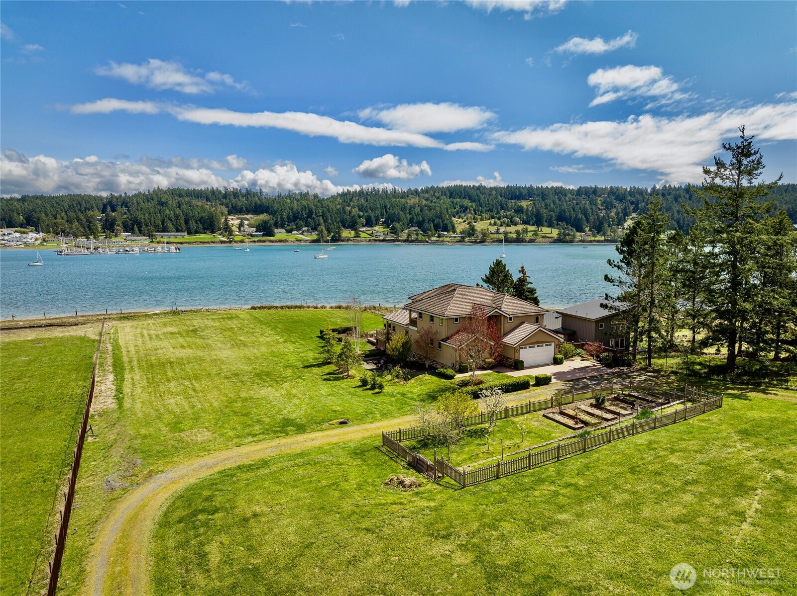 main property photo 18