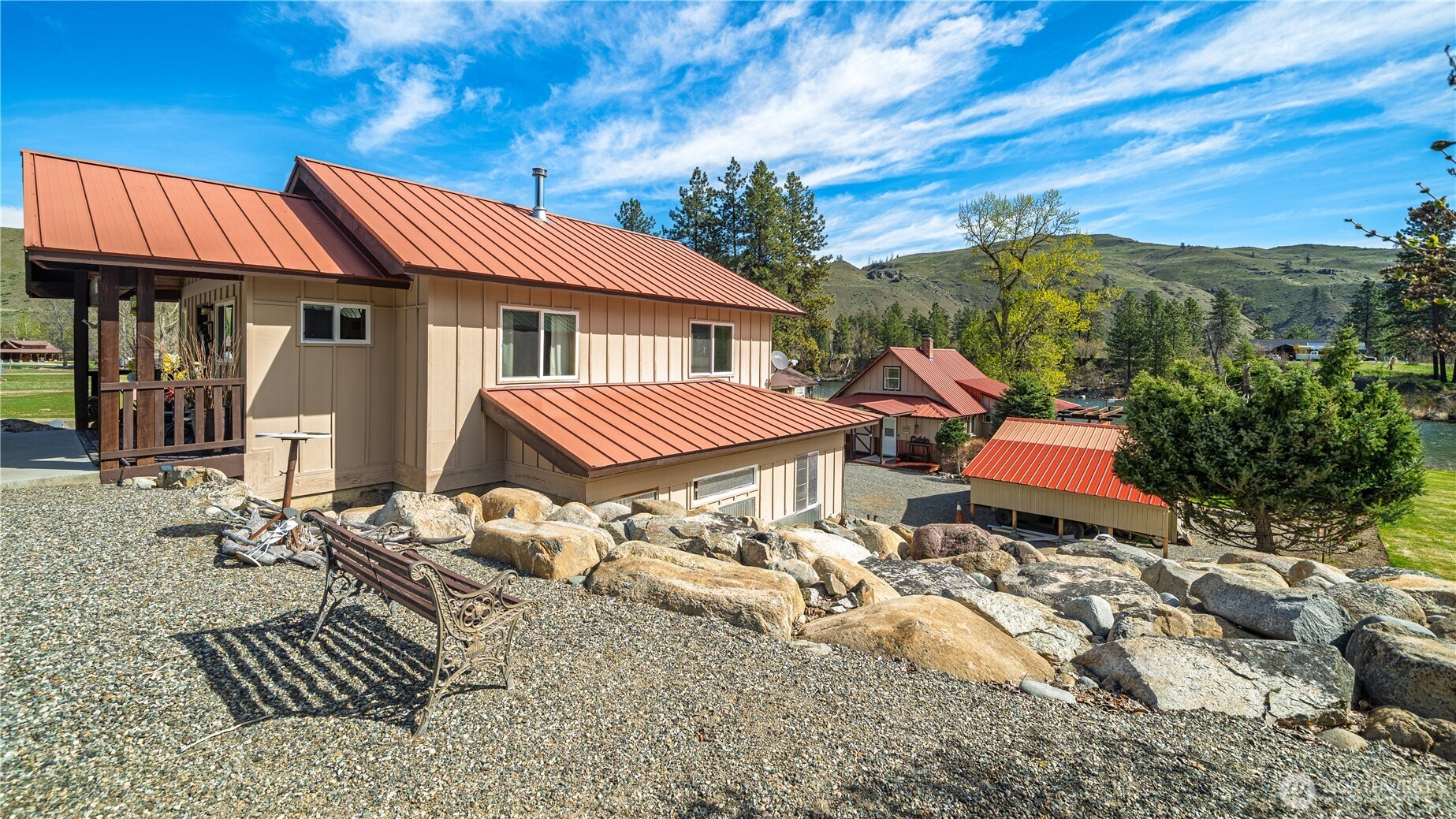 main property photo 18