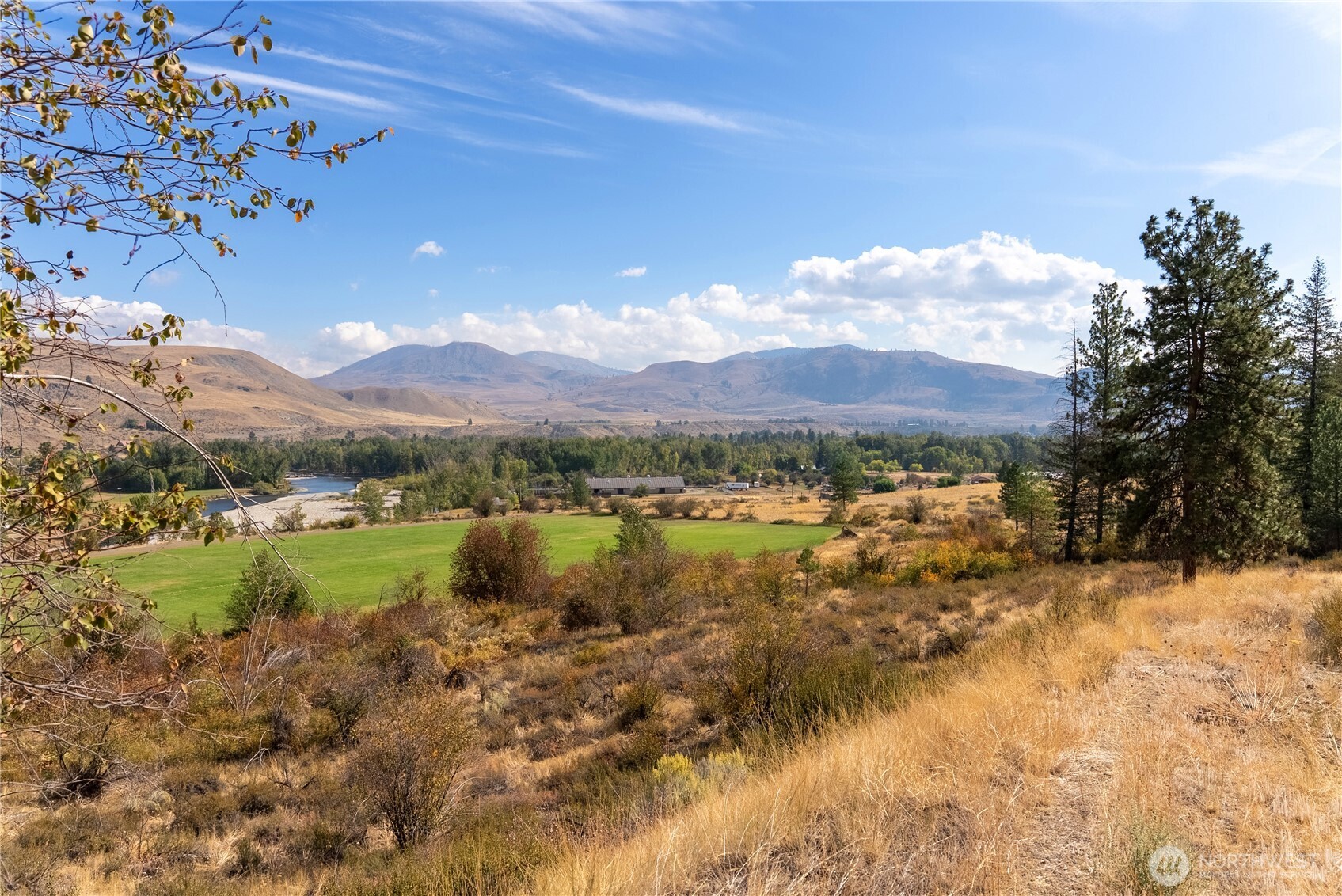 main property photo 10