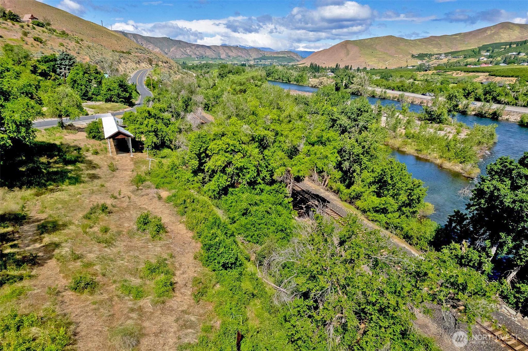 main property photo 15