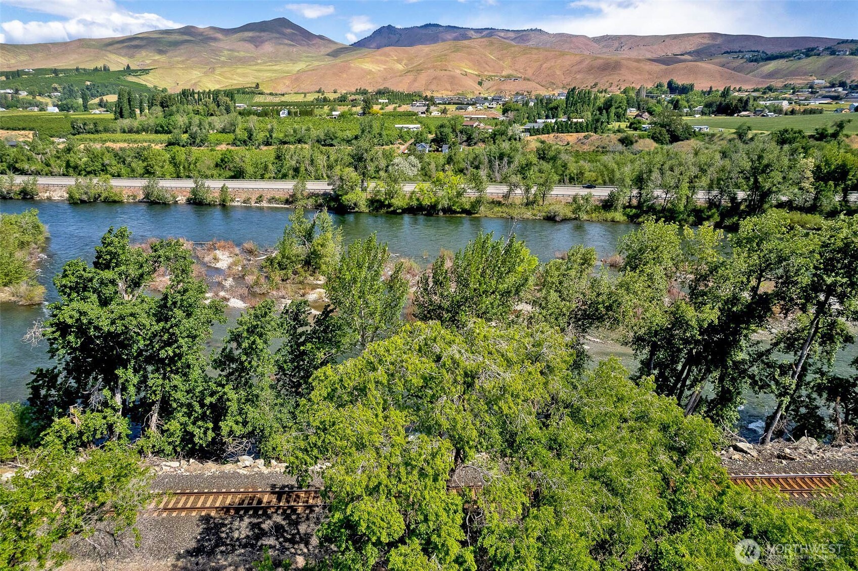 main property photo 16