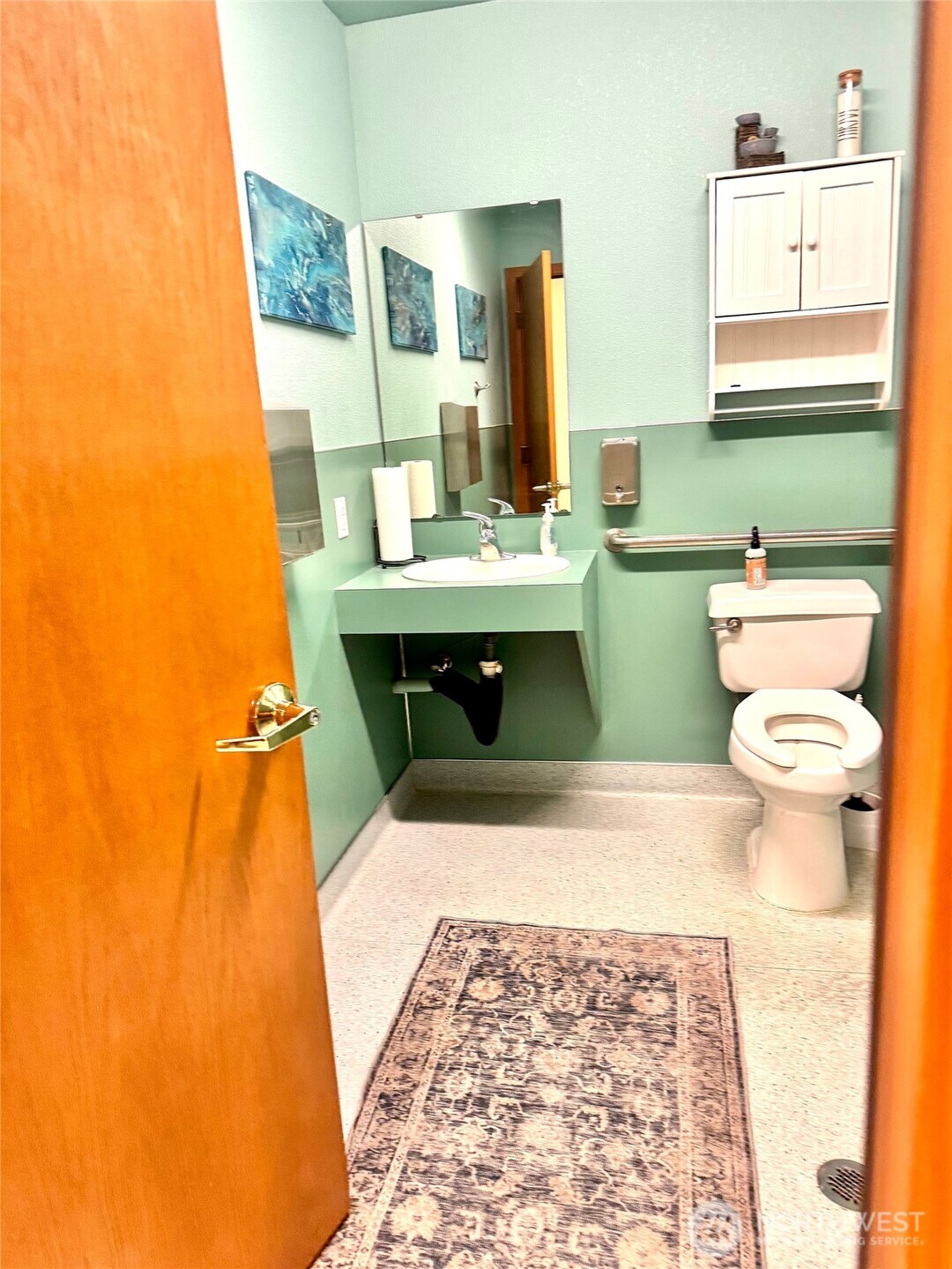 main property photo 16