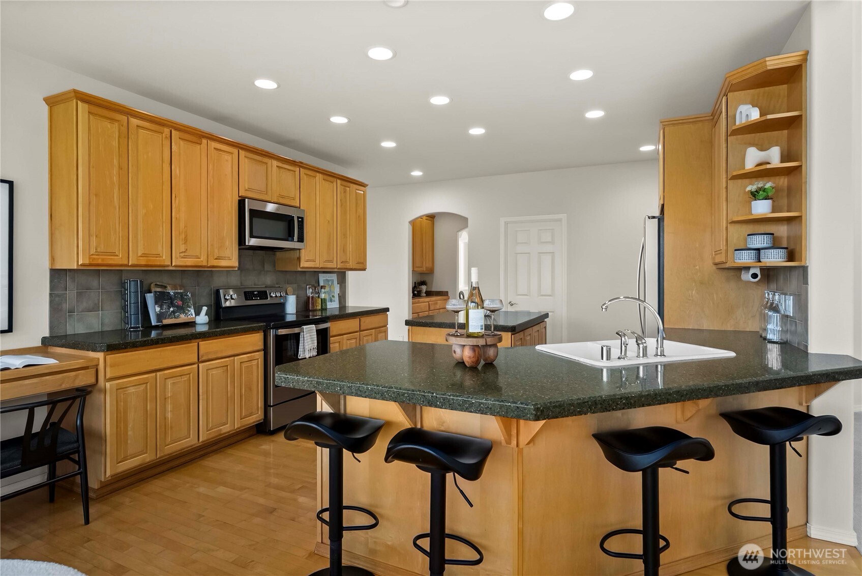 main property photo 14
