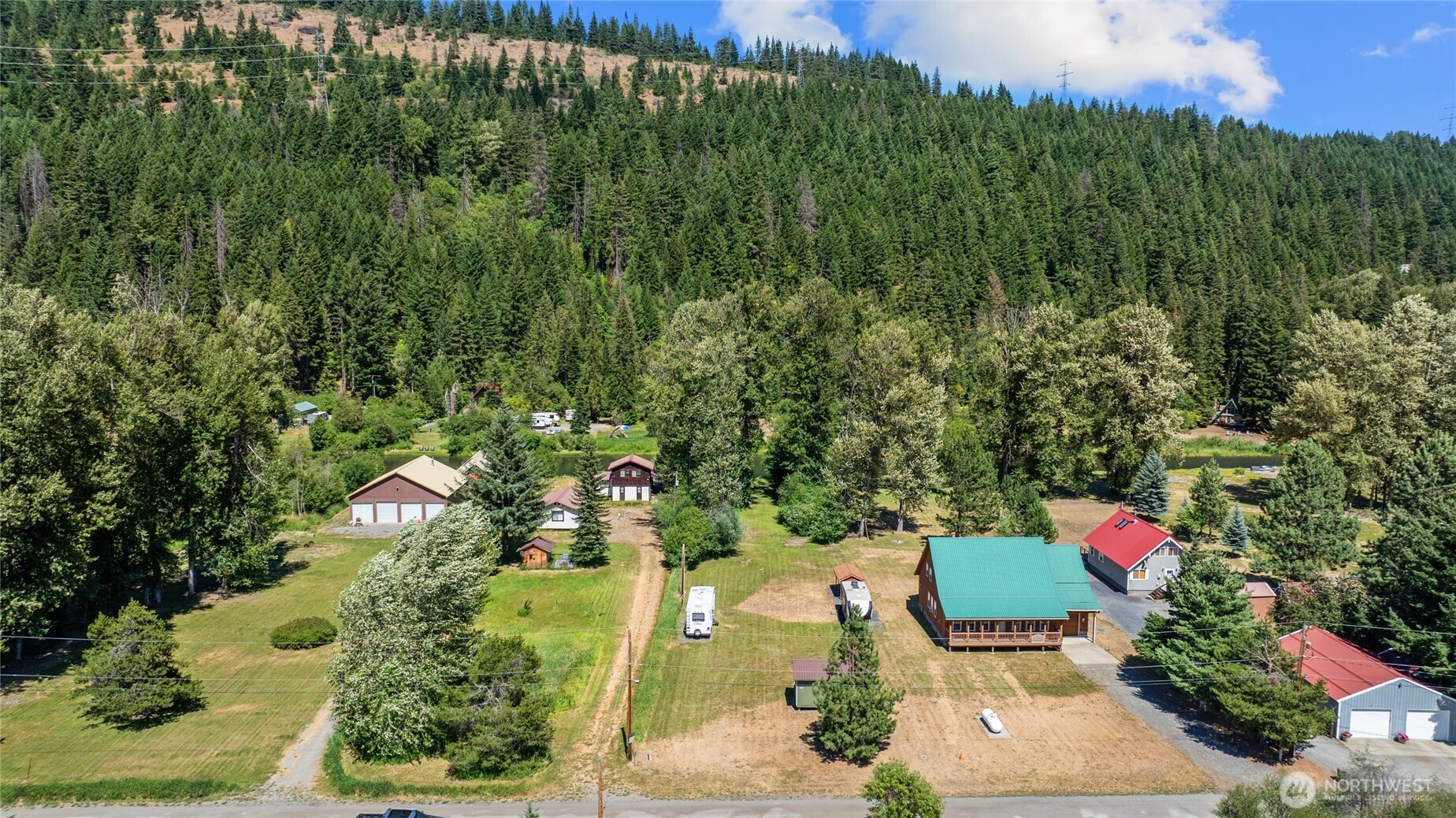 main property photo 32