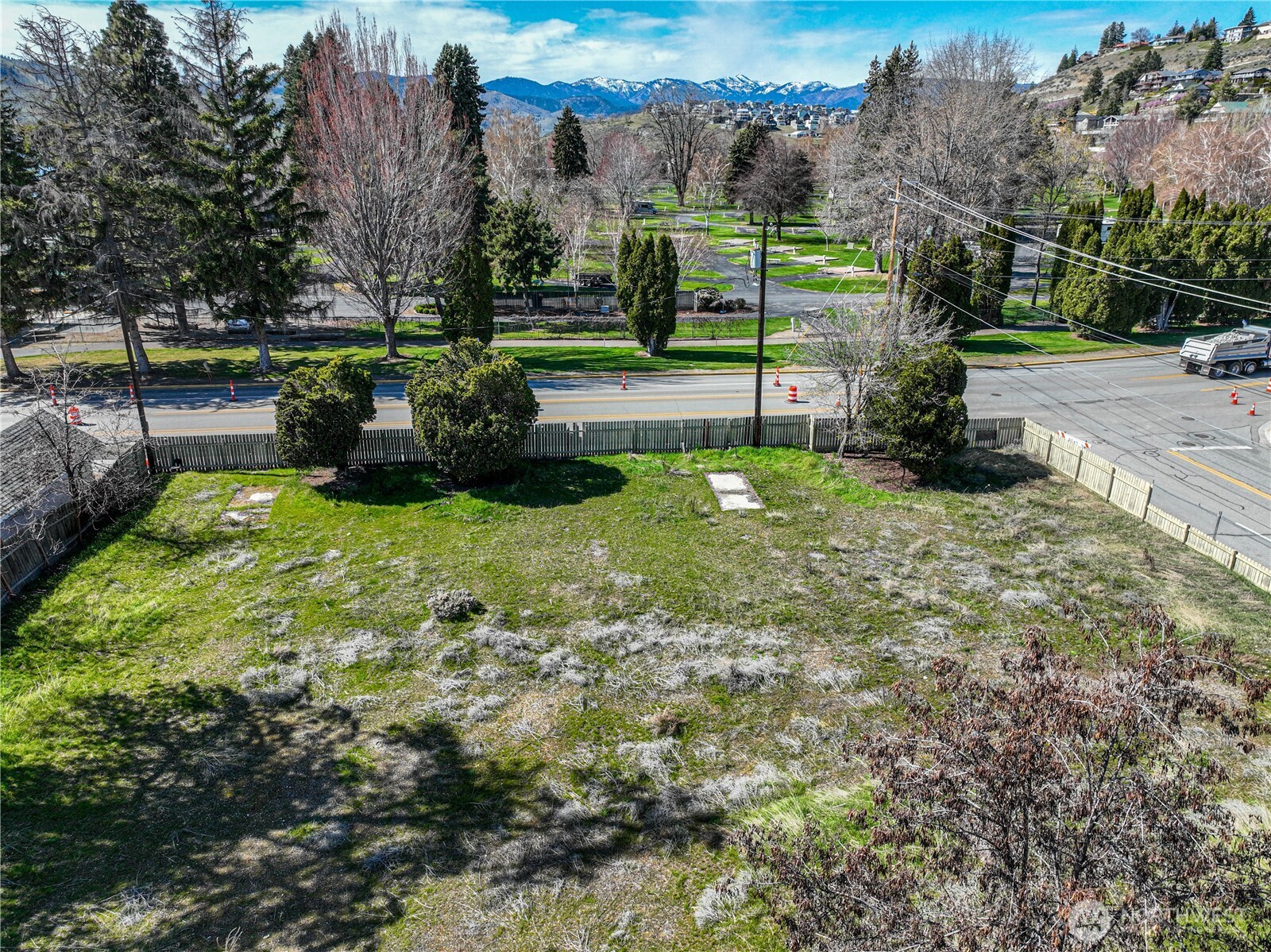 main property photo 11