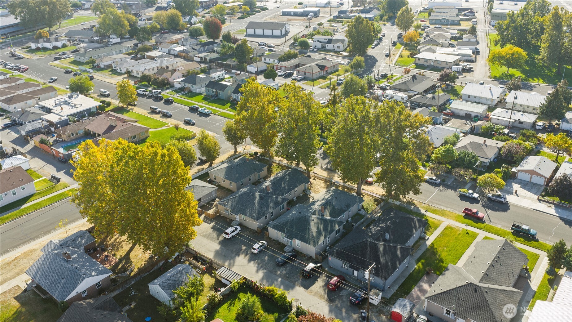 main property photo 13