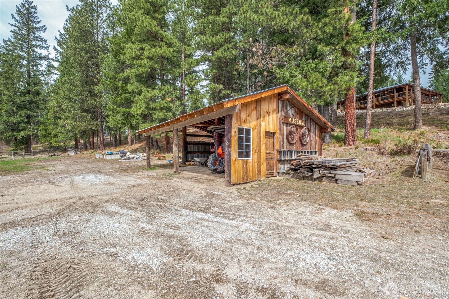 main property photo 32