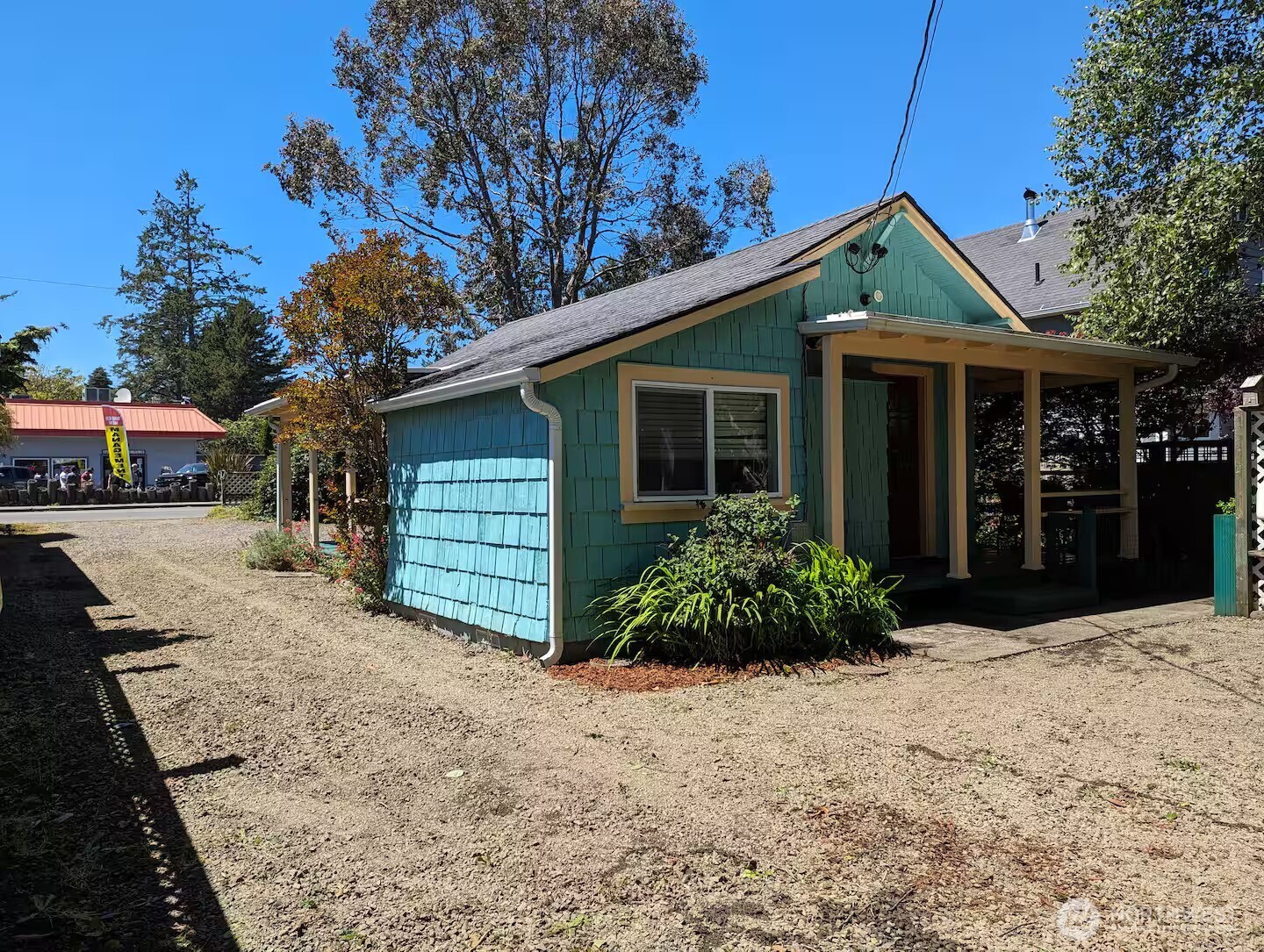 main property photo 18