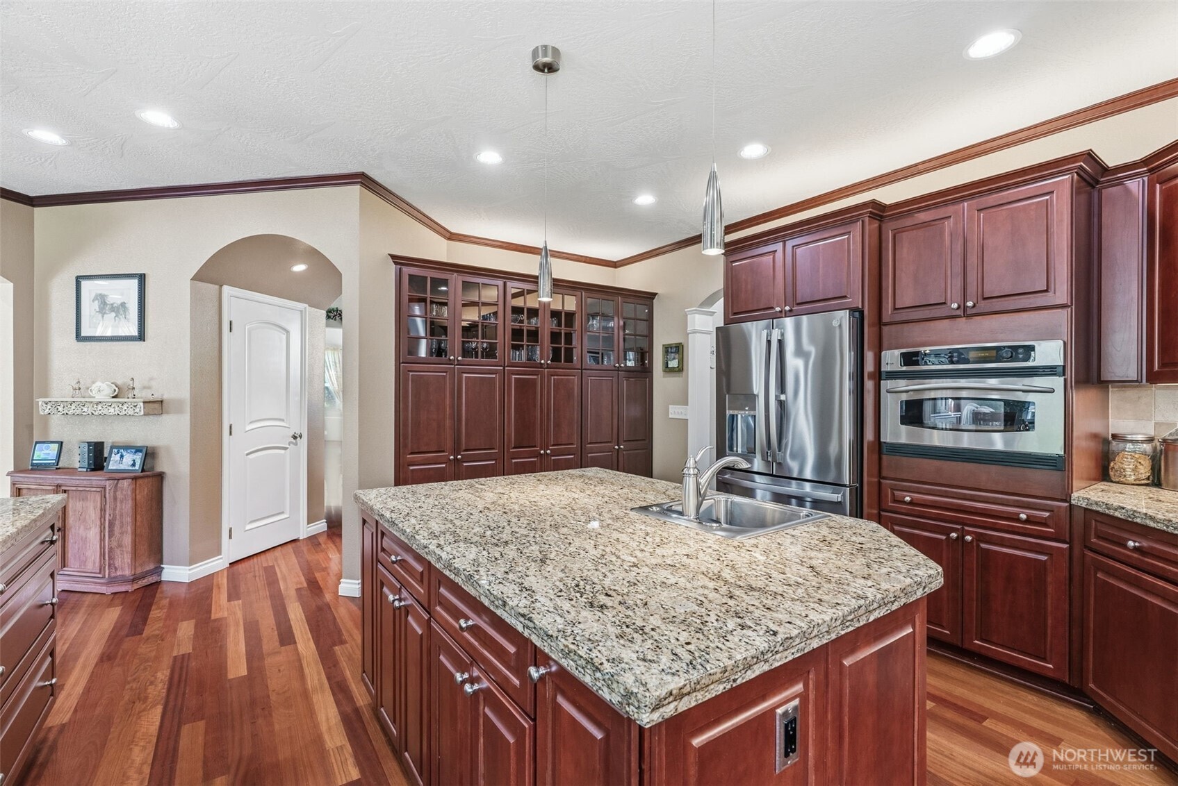 main property photo 14