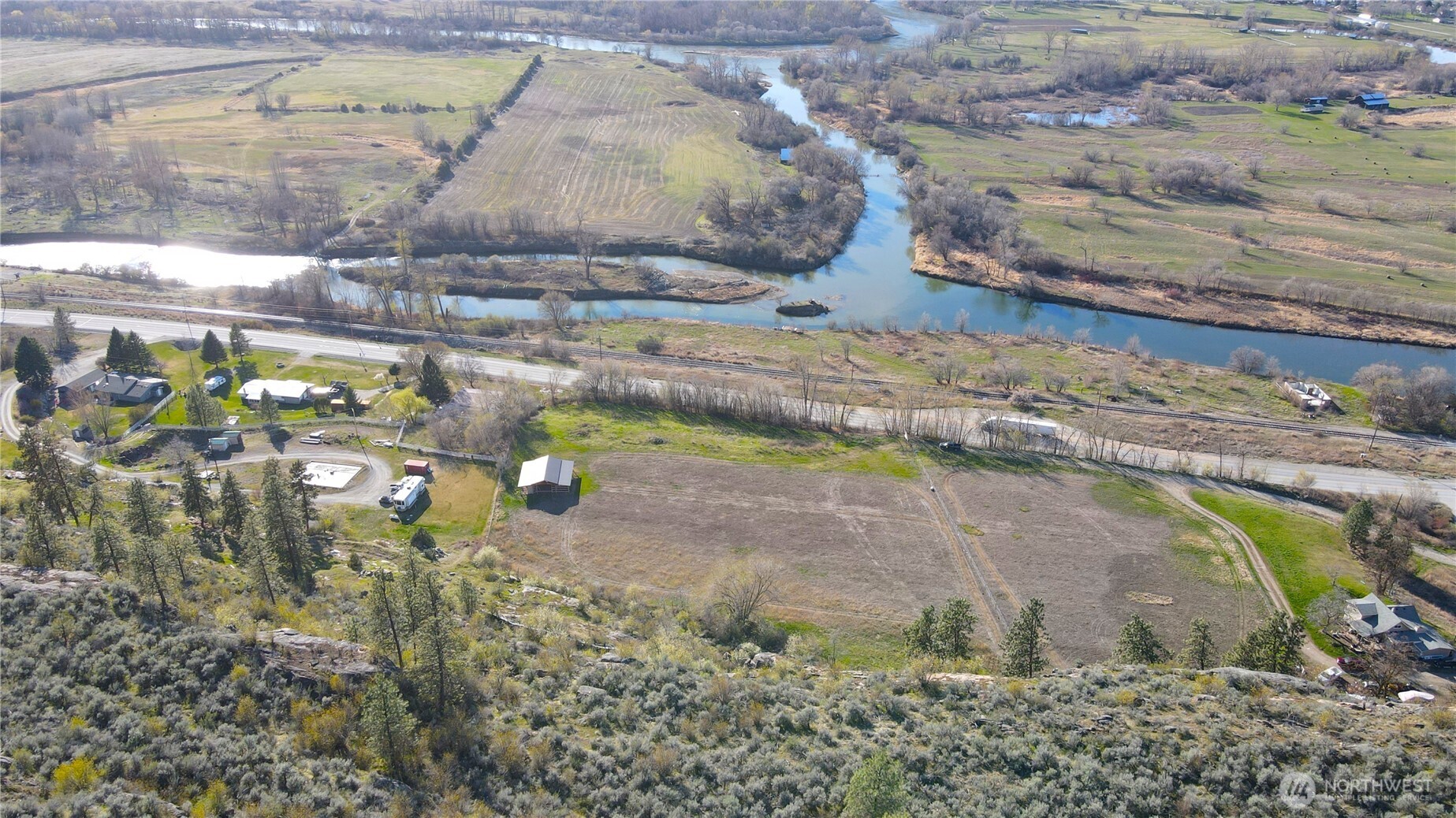 main property photo 16